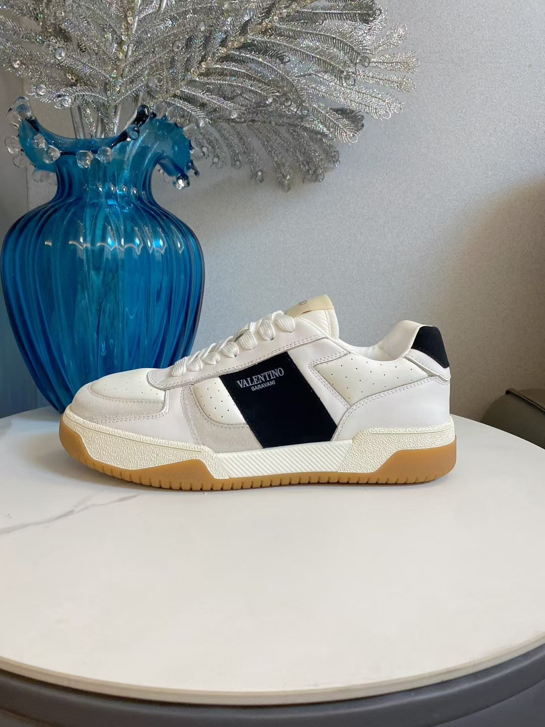 VT 25S  Casual Sneakers White Black Cowhide Suede 563098