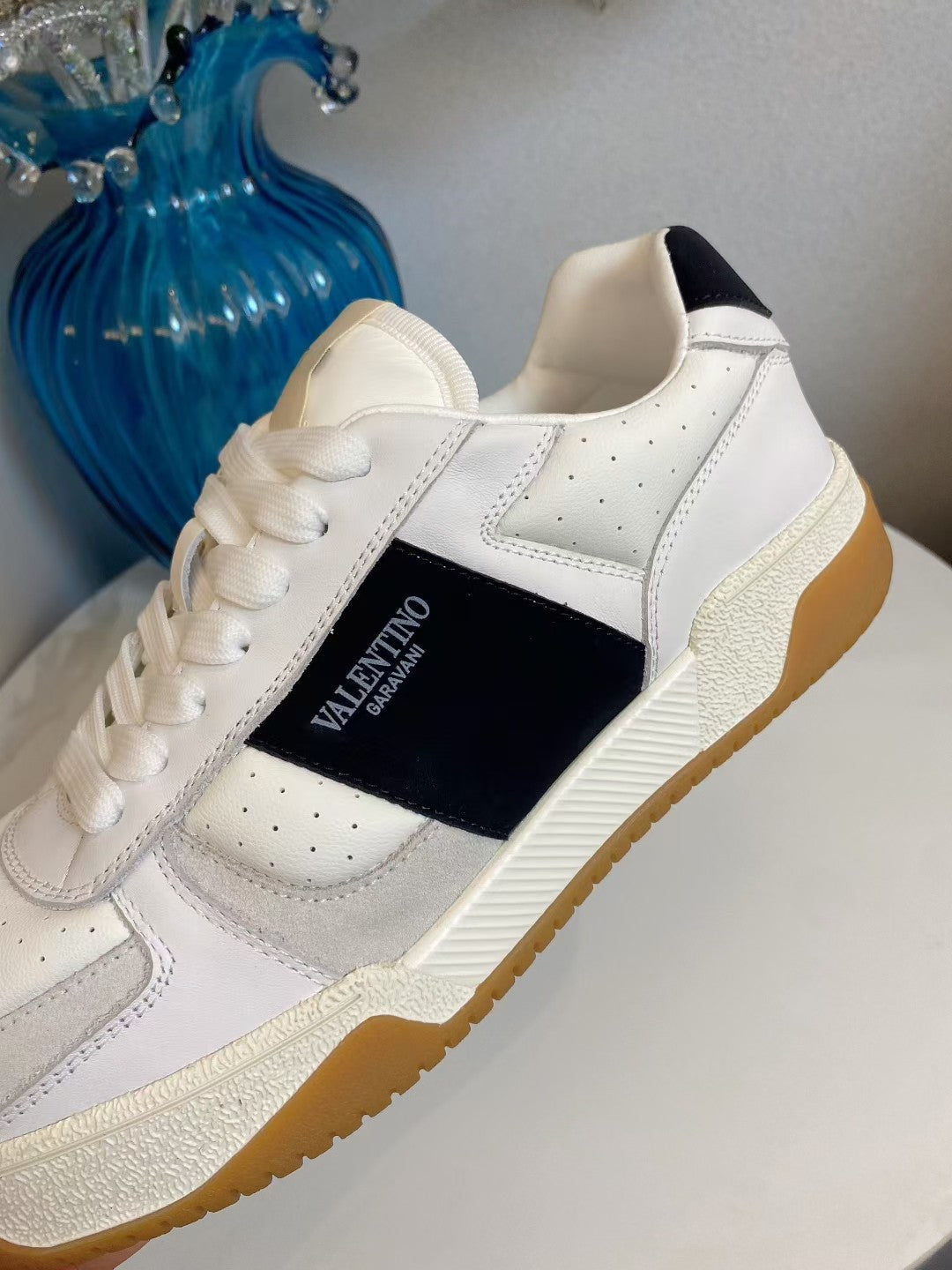 VT 25S  Casual Sneakers White Black Cowhide Suede 563098