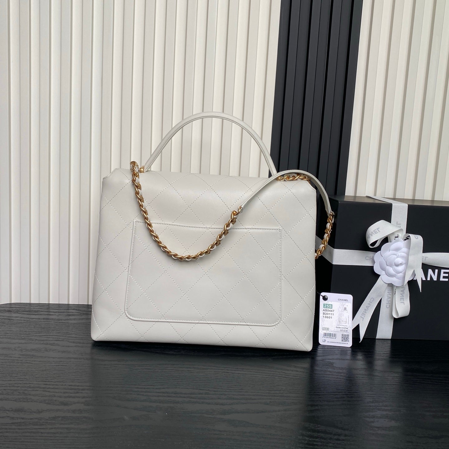 Chanel 2025 Bag 33cm White Calfskin 321004
