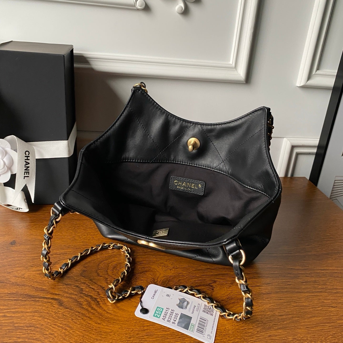 Chanel 2025 Bag 28cm Black Calfskin 318240