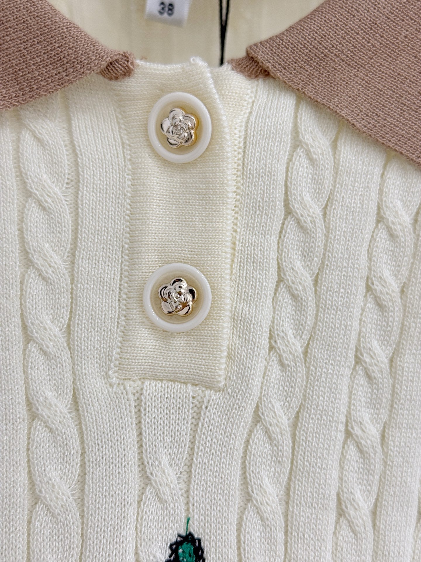 Chanel 2026 Fruit Embroidery Short-Sleeve Shirt Wool 732776