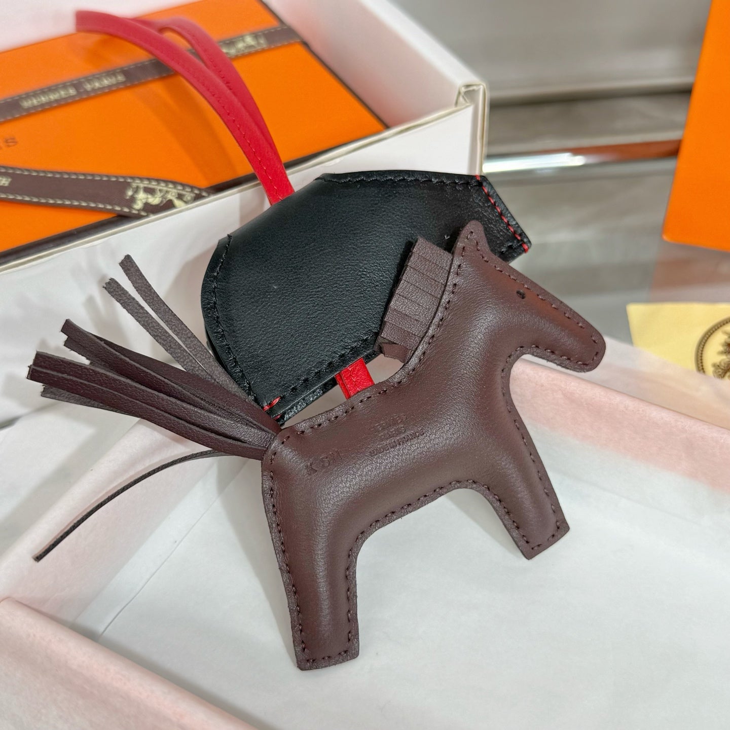 HM Rodeo Robeo 24 PM Charm Chocolate mix Red Lambskin