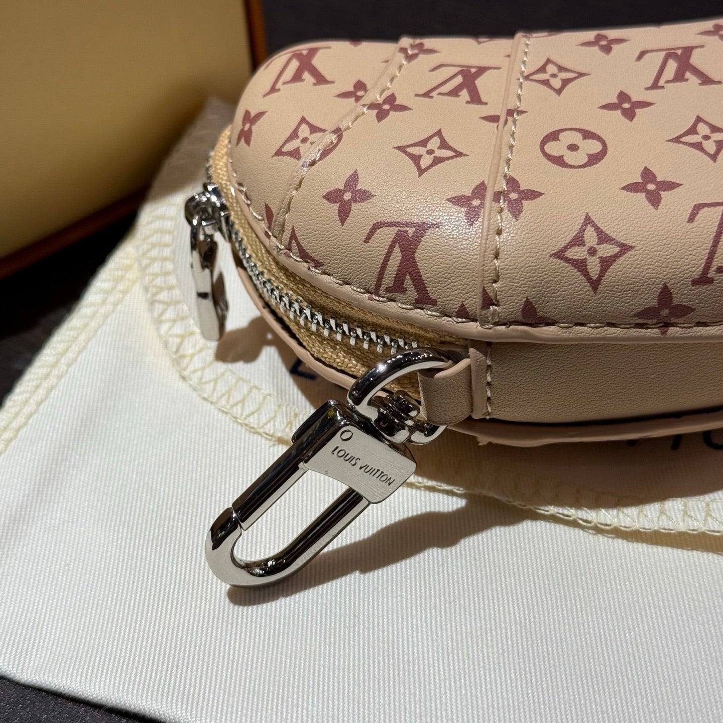 Louis Vuitton Croissant Beige Monogram Gradient Leather Bag
