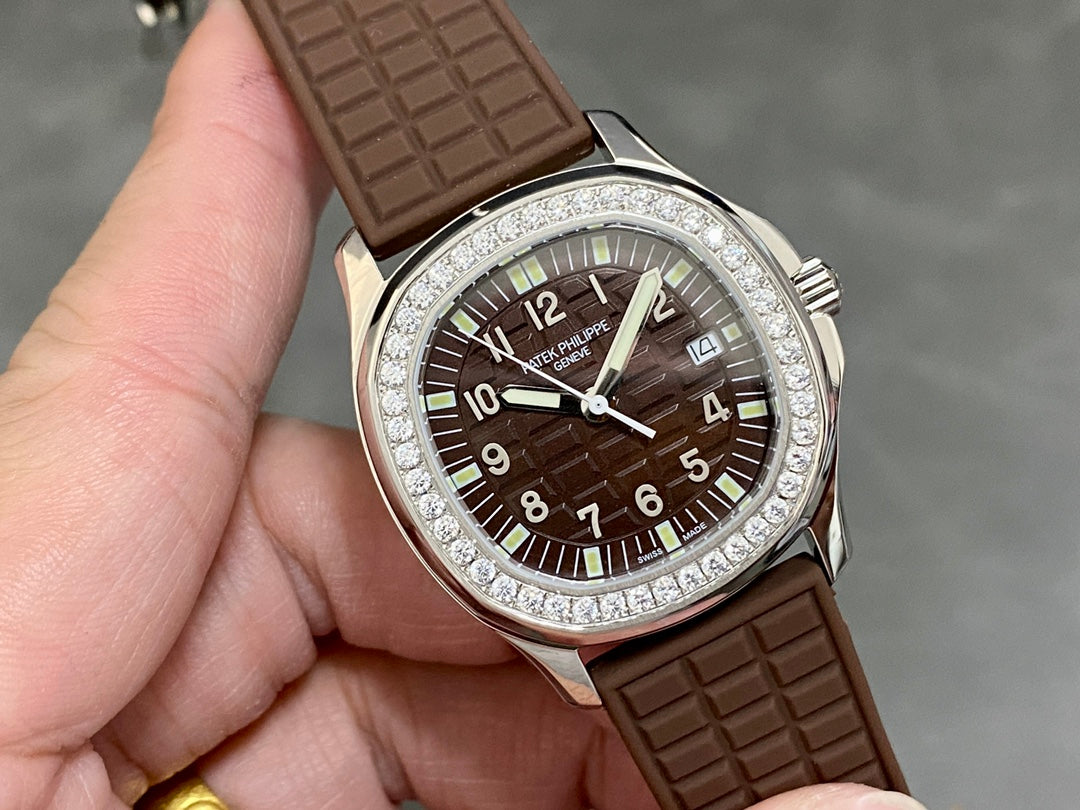 PATEK Aquanaut 35.6mm Socola Dial