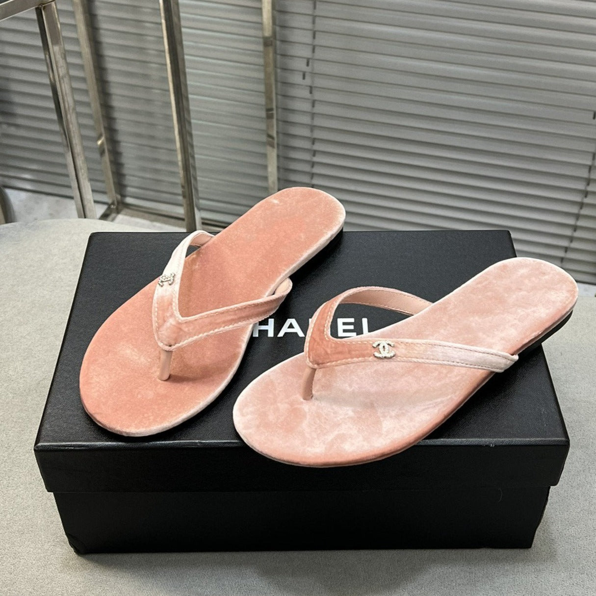 cc thongs velvet