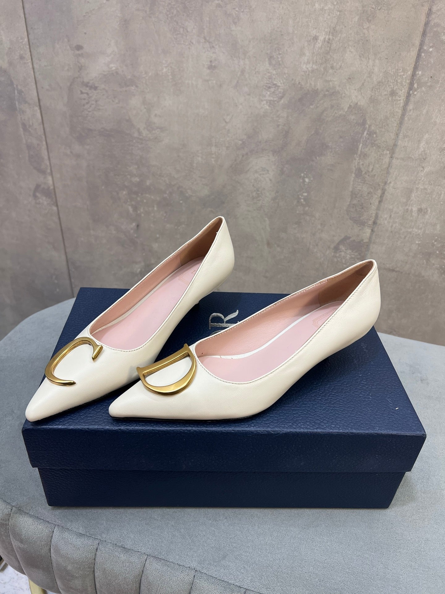 CD 26 High-Heeled 40 Pumps White Cowhide 594575