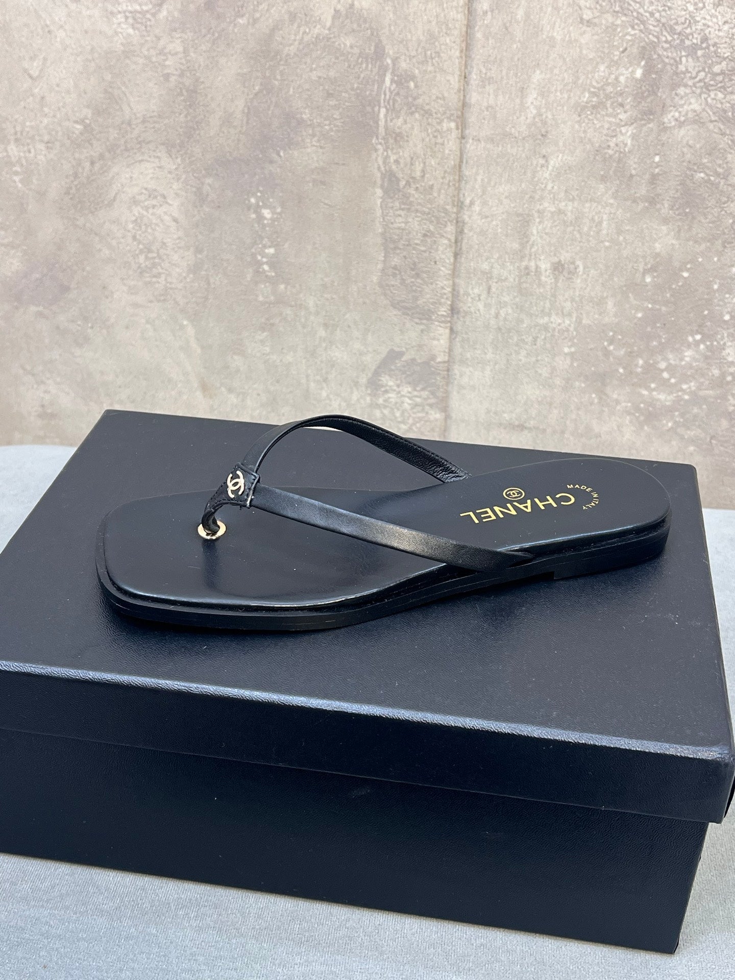 Chanel 2026 Flip-flop Sandal Black Cowhide 856669