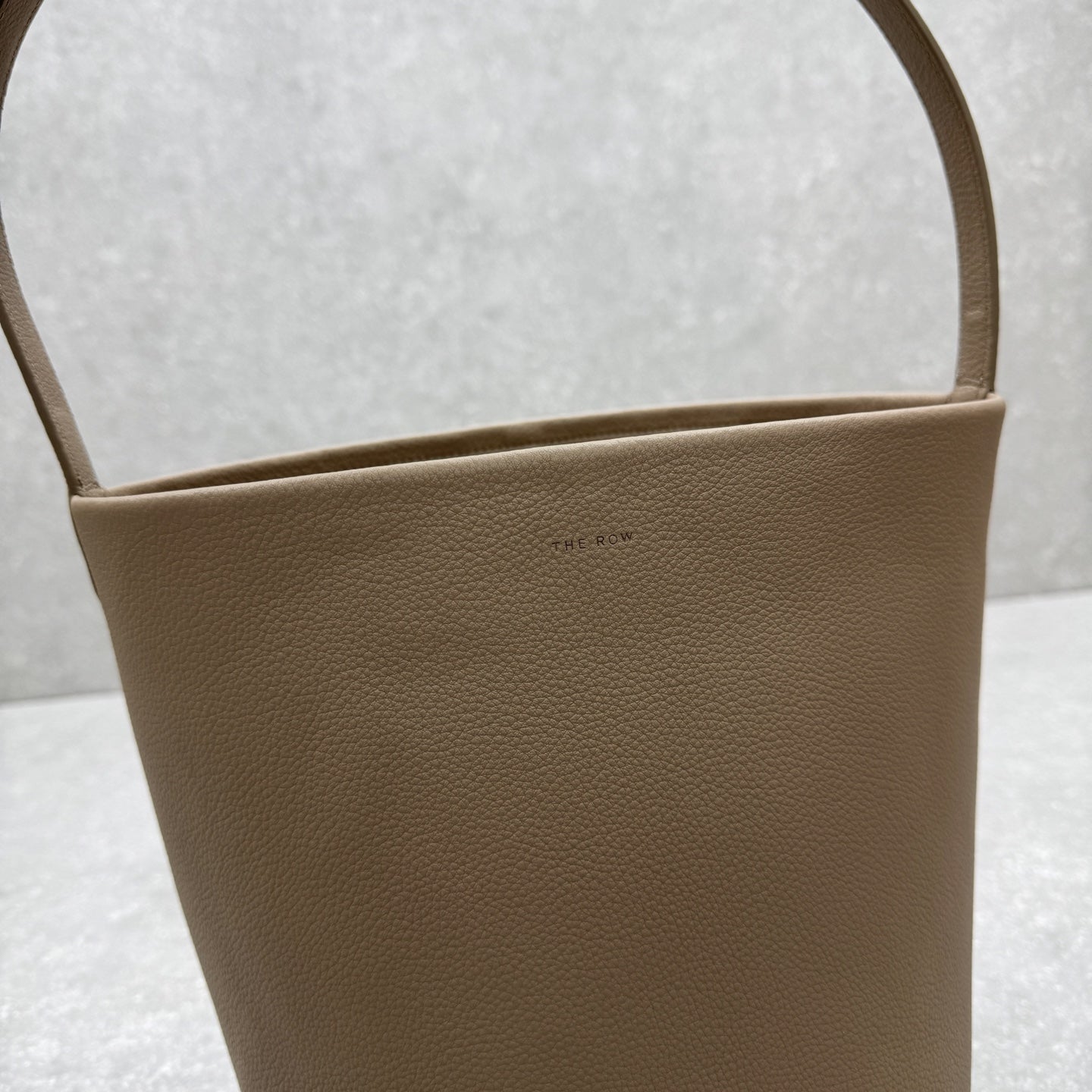 The Row 2025 N/S Park Tote Bag Milk Tea Calfskin