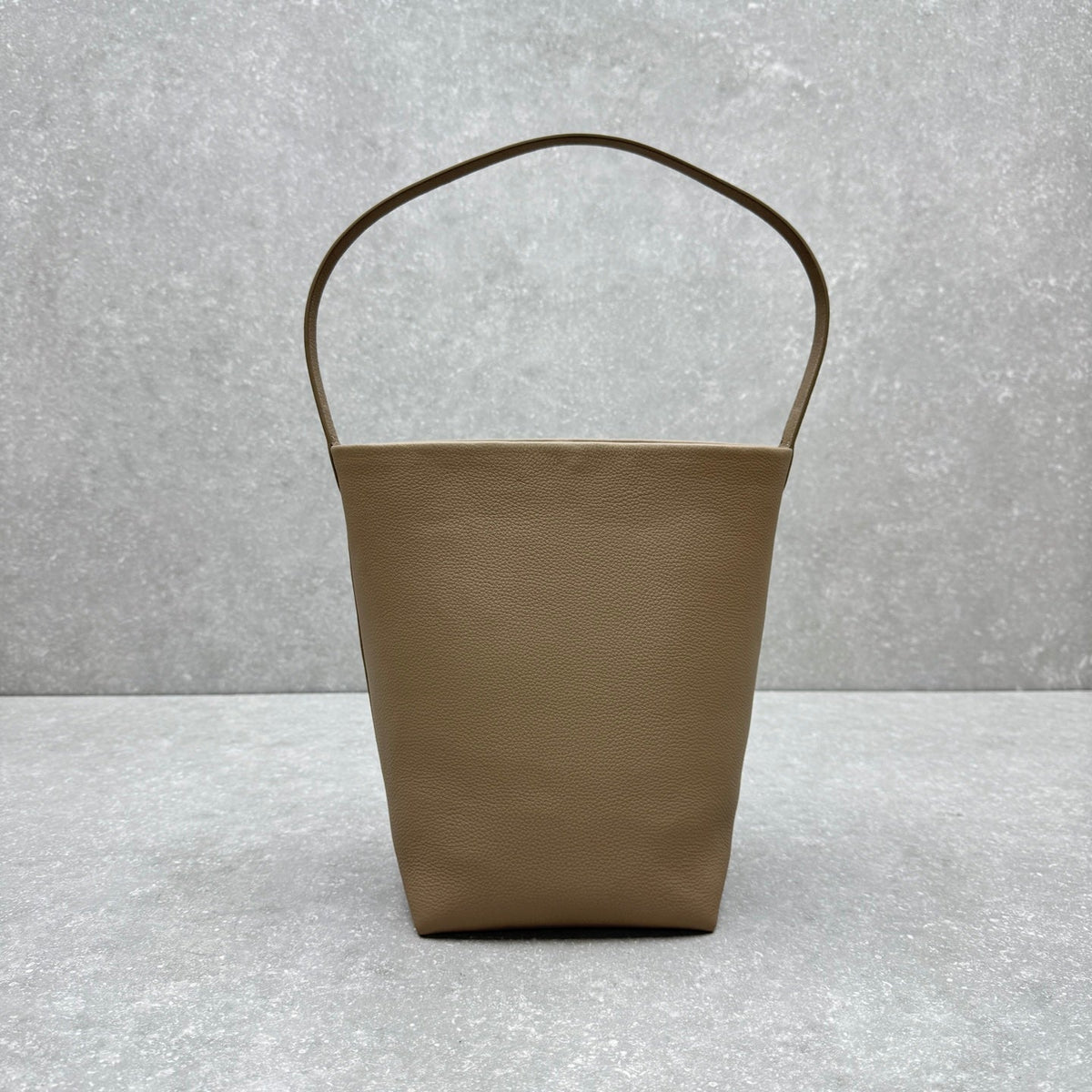 The Row 2025 N/S Park Tote Bag Milk Tea Calfskin