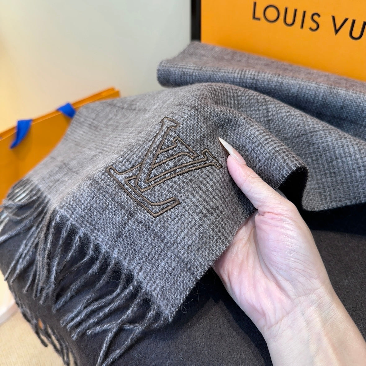 LV Scarf 180cm Dark Gray Wool Cashmere 976956