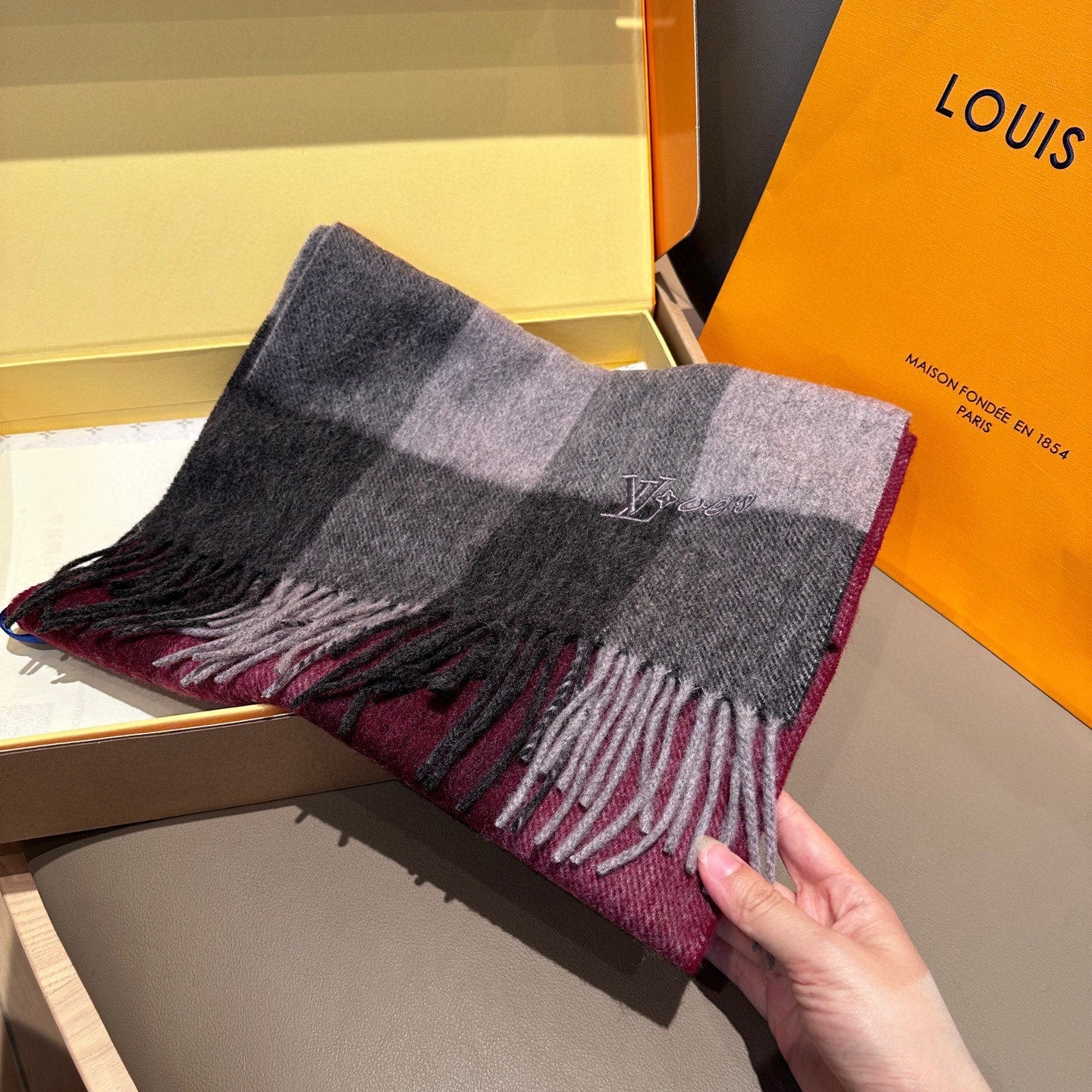 LV Scarf 185cm Burgundy Black Gray Wool Cashmere 977002