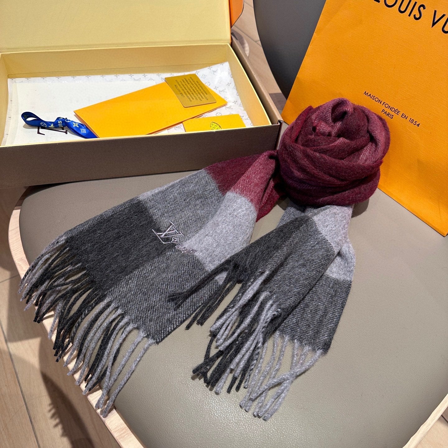 LV Scarf 185cm Burgundy Black Gray Wool Cashmere 977002