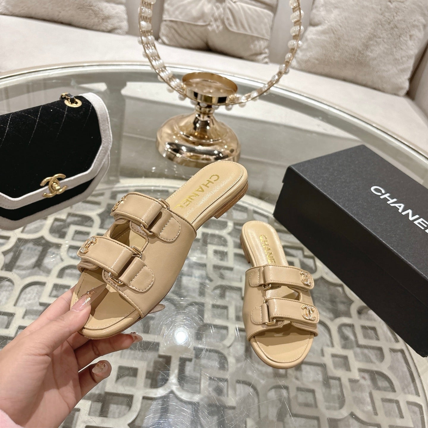 CC 26s Buckle Sandals Beige Sheepskin 627075