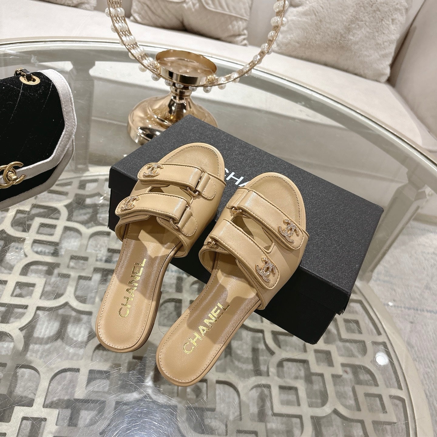 CC 26s Buckle Sandals Beige Sheepskin 627075