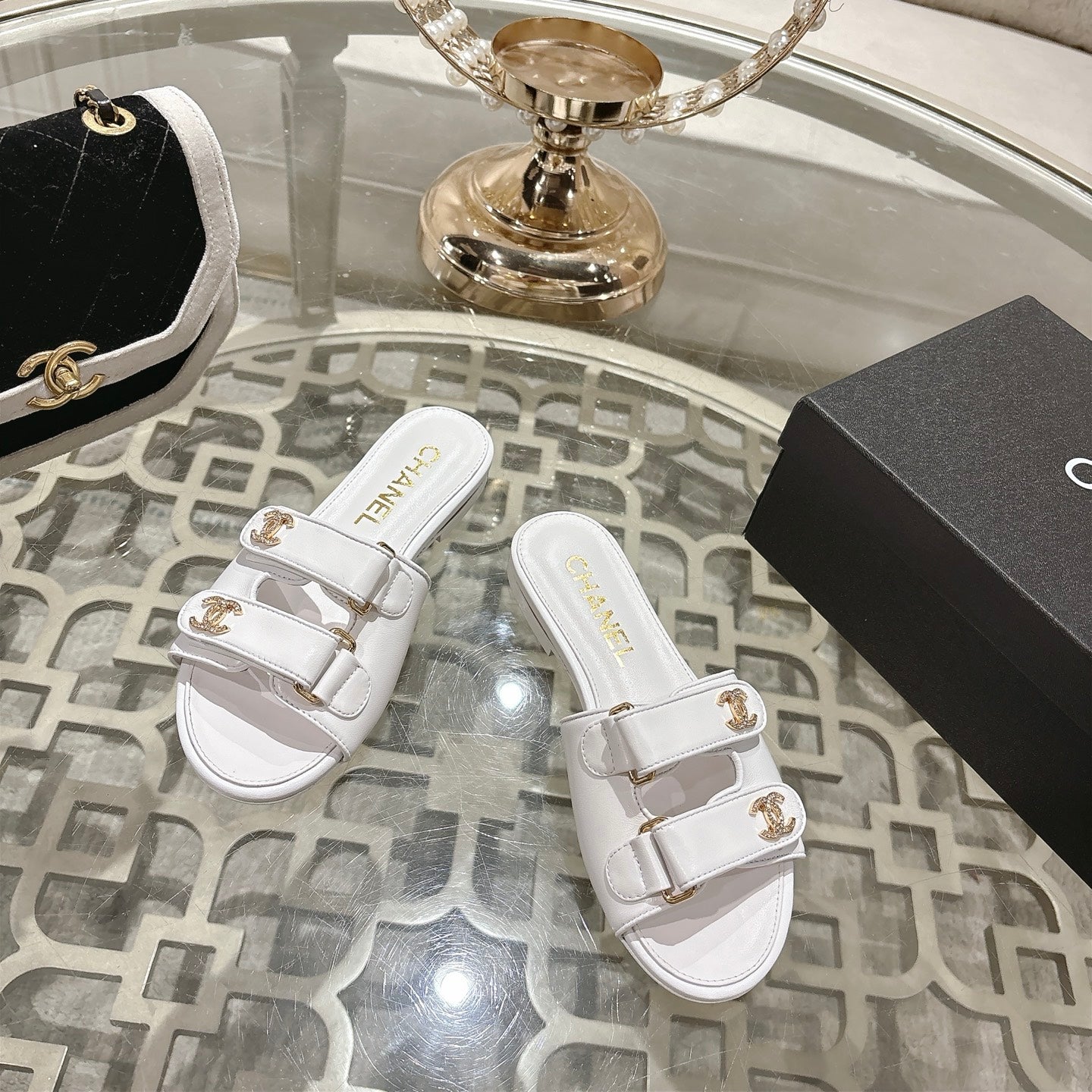 CC 26s Buckle Sandals White Sheepskin 627076