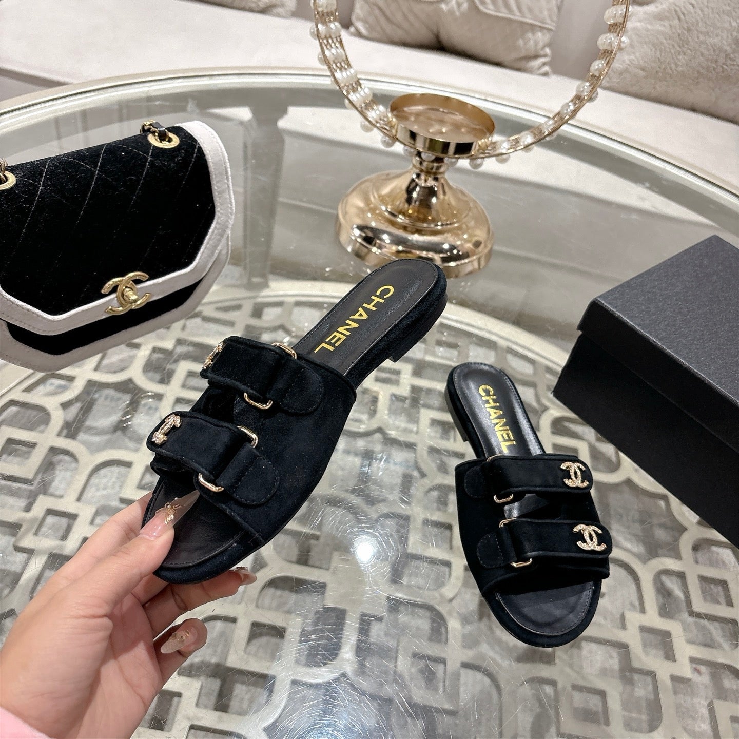 CC 26s Buckle Sandals Black Suede Sheepskin 627079