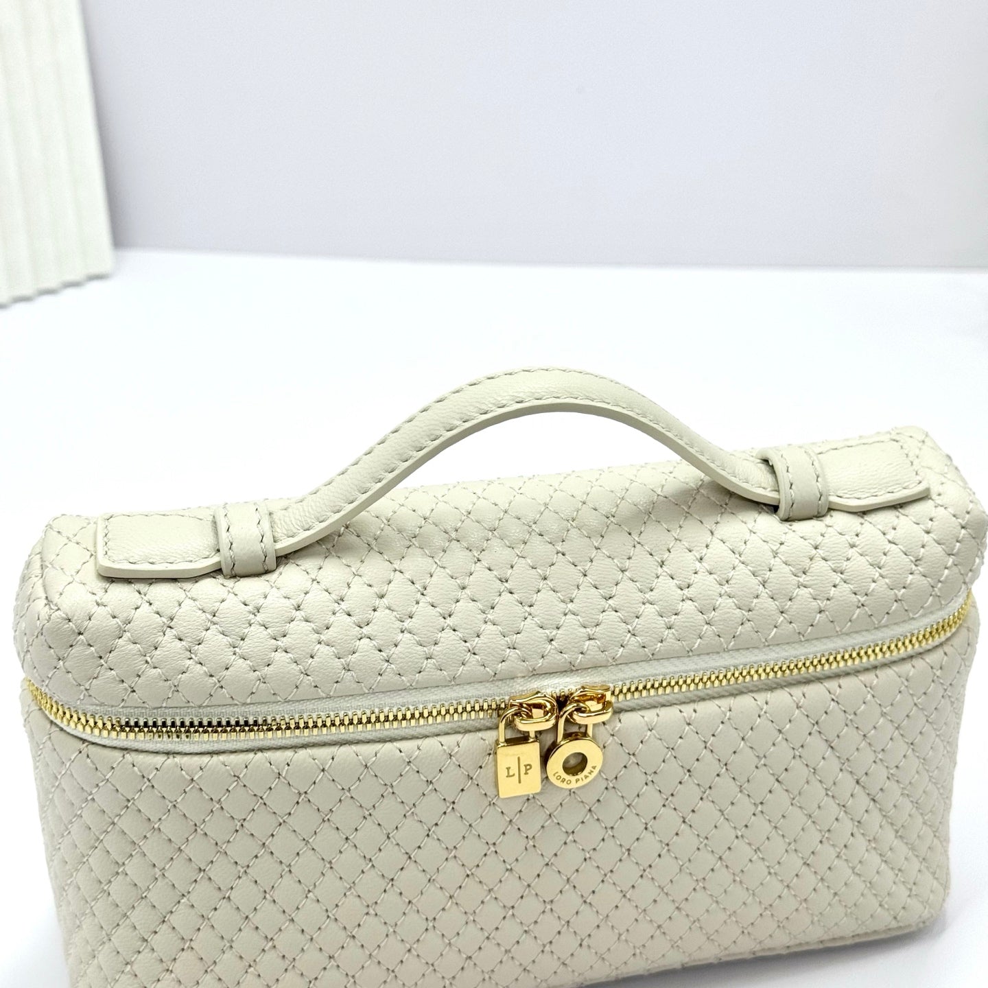 LP 2026 Extra Pocket L19 White/Sun Gold Lambskin