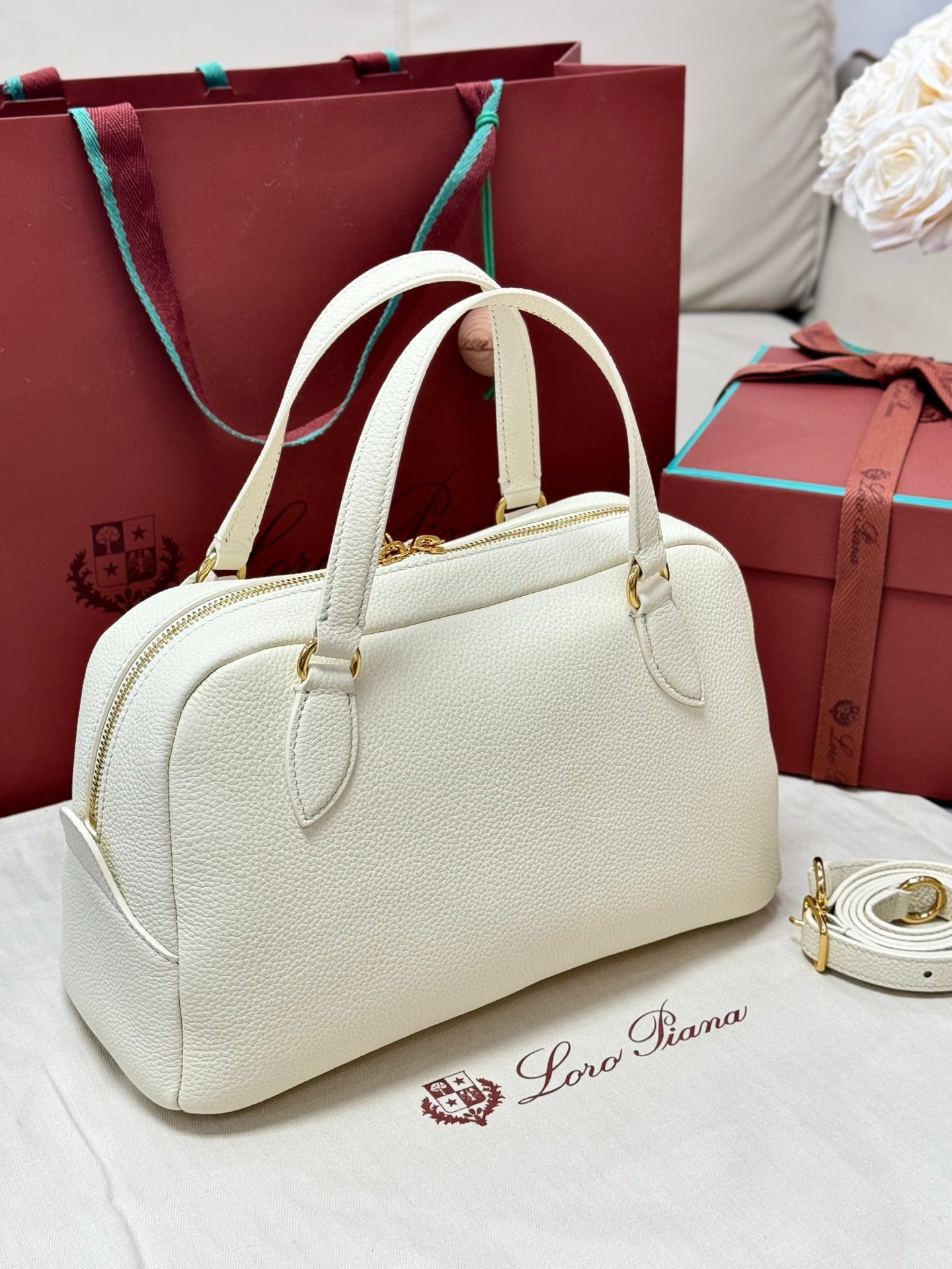 LP 2026 Needle Bag 31cm Off-white Calfskin