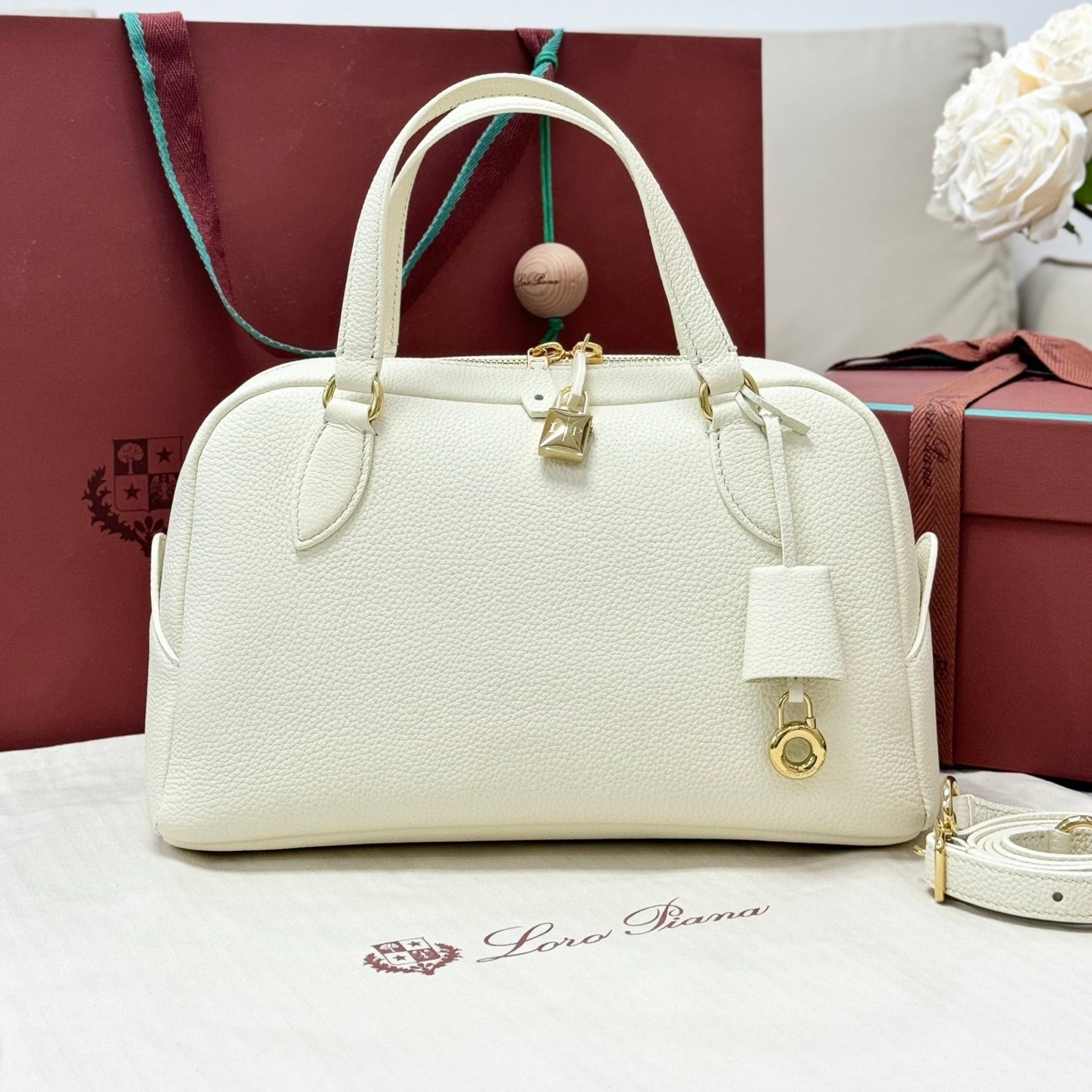 LP 2026 Needle Bag 31cm Off-white Calfskin