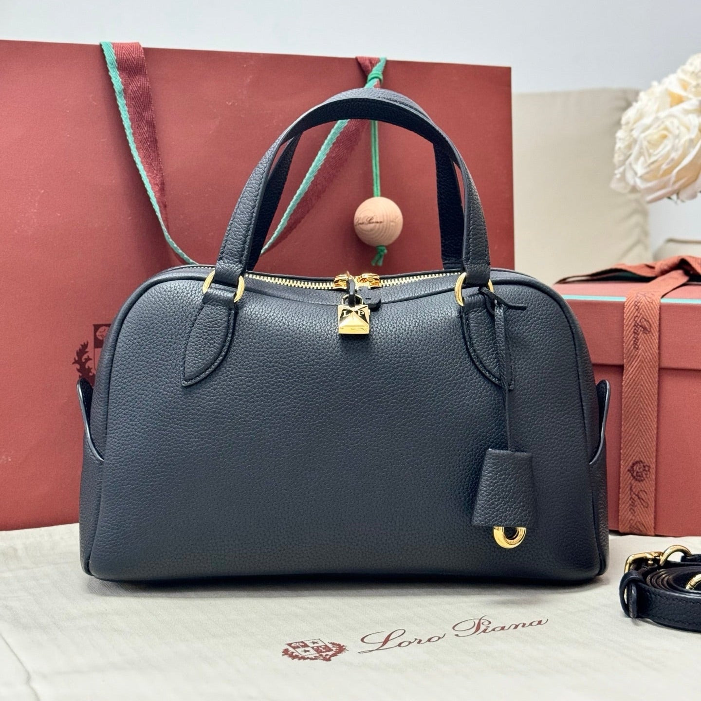 LP 2026 Needle Bag 31cm Black Calfskin