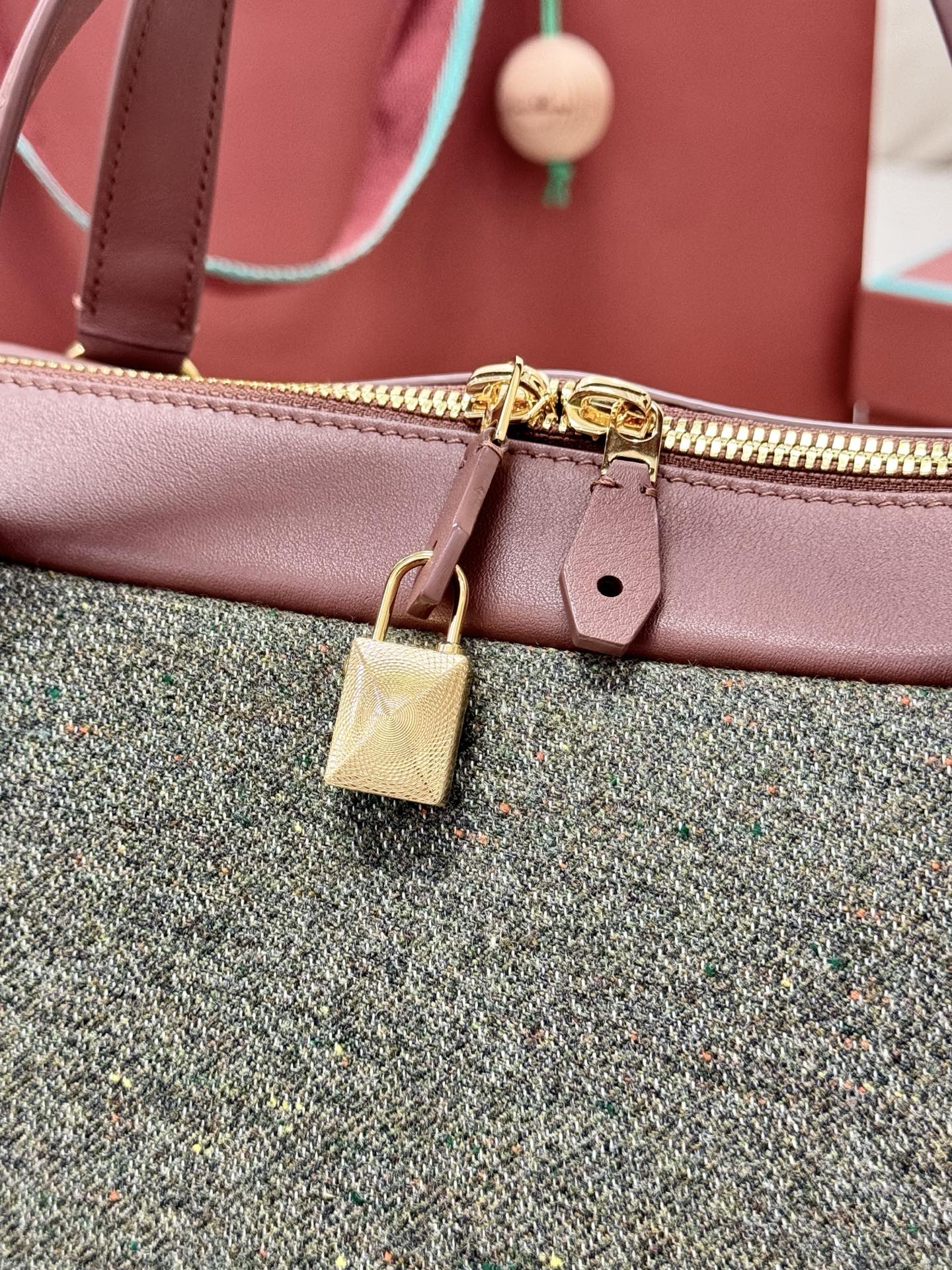 LP 2026 Needle Bag Countryside Sage mix Burnt Tan Cashmere Leather