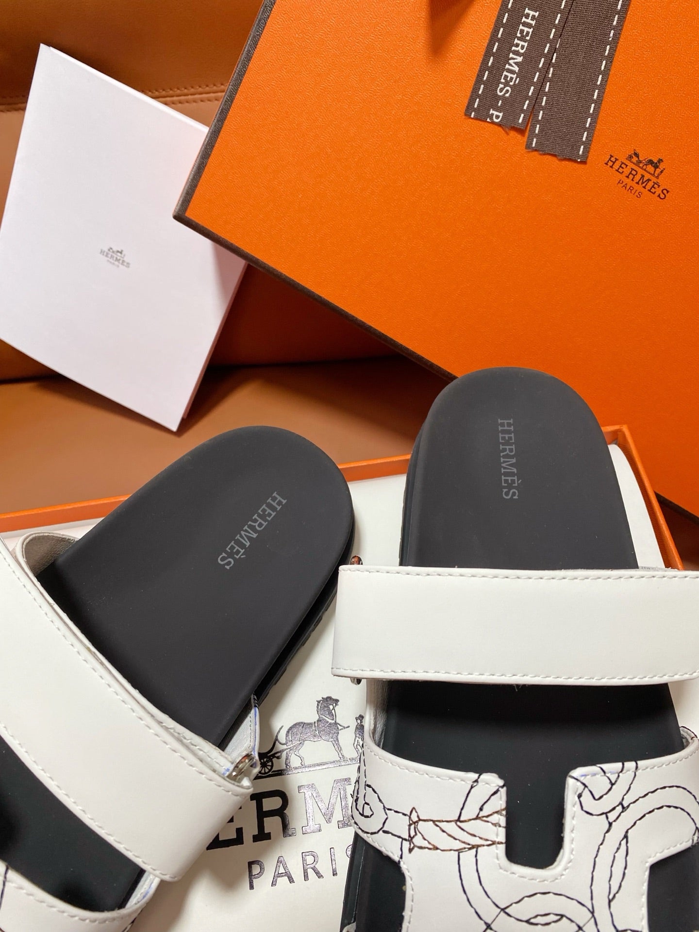 Hermes 2026 Chypre Sandal Cowhide 928494