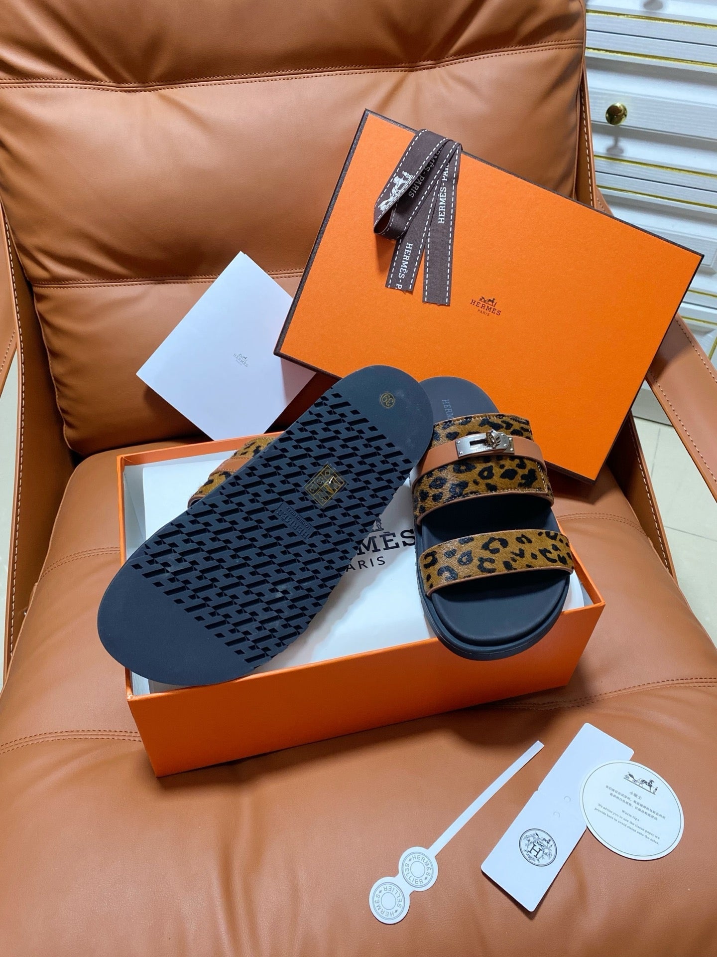 HM 2026 Velcro Sandals Black Tan Brown Cowhide 663789