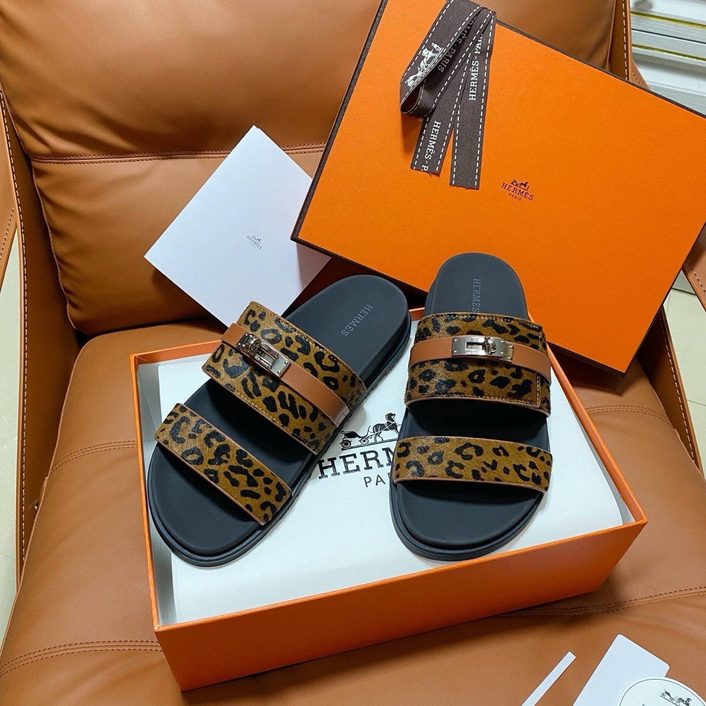 HM 2026 Velcro Sandals Black Tan Brown Cowhide 663789