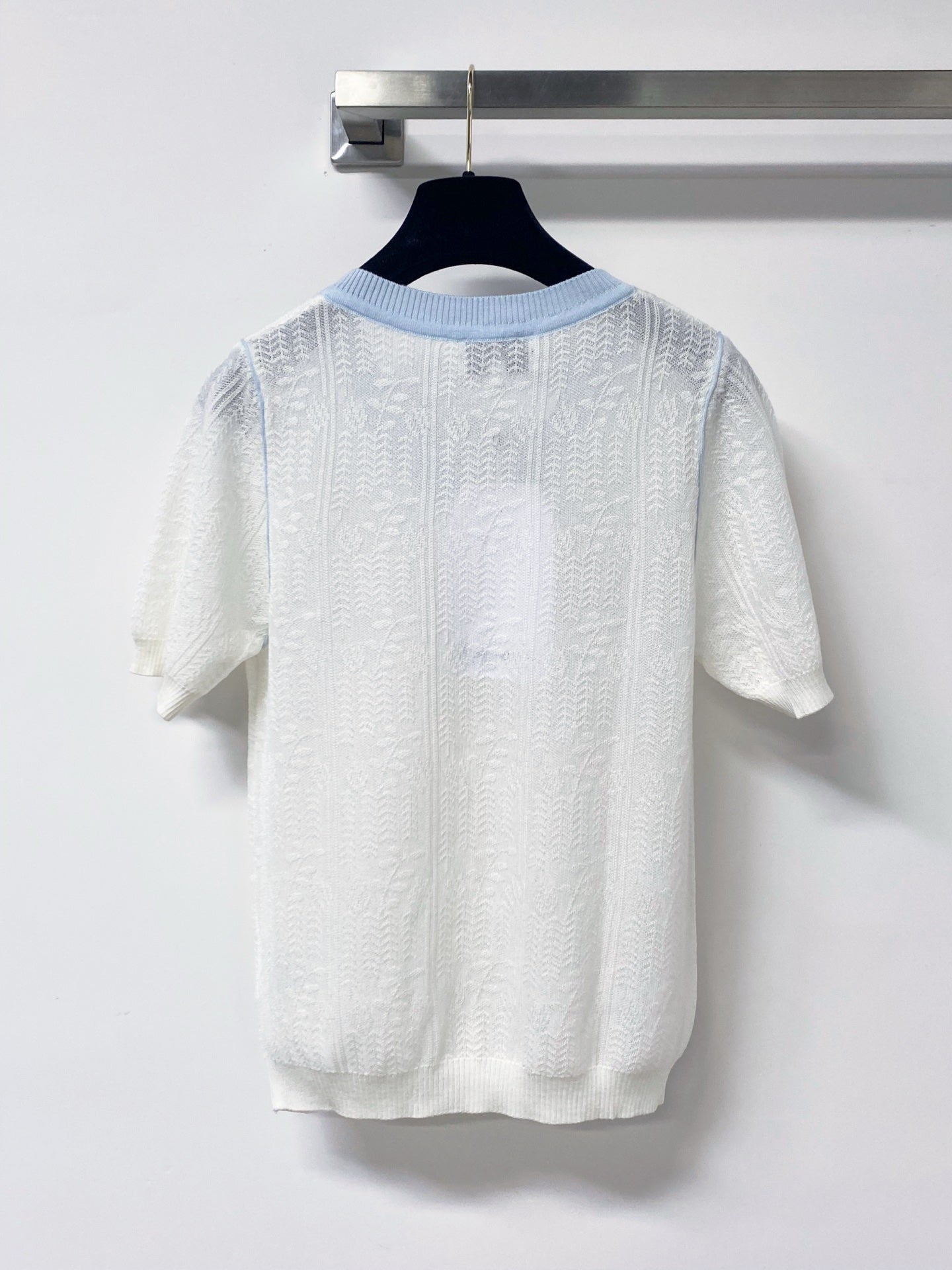 Chanel 2026 Short-sleeved Knitted Cardigan Blue White Wool 728918
