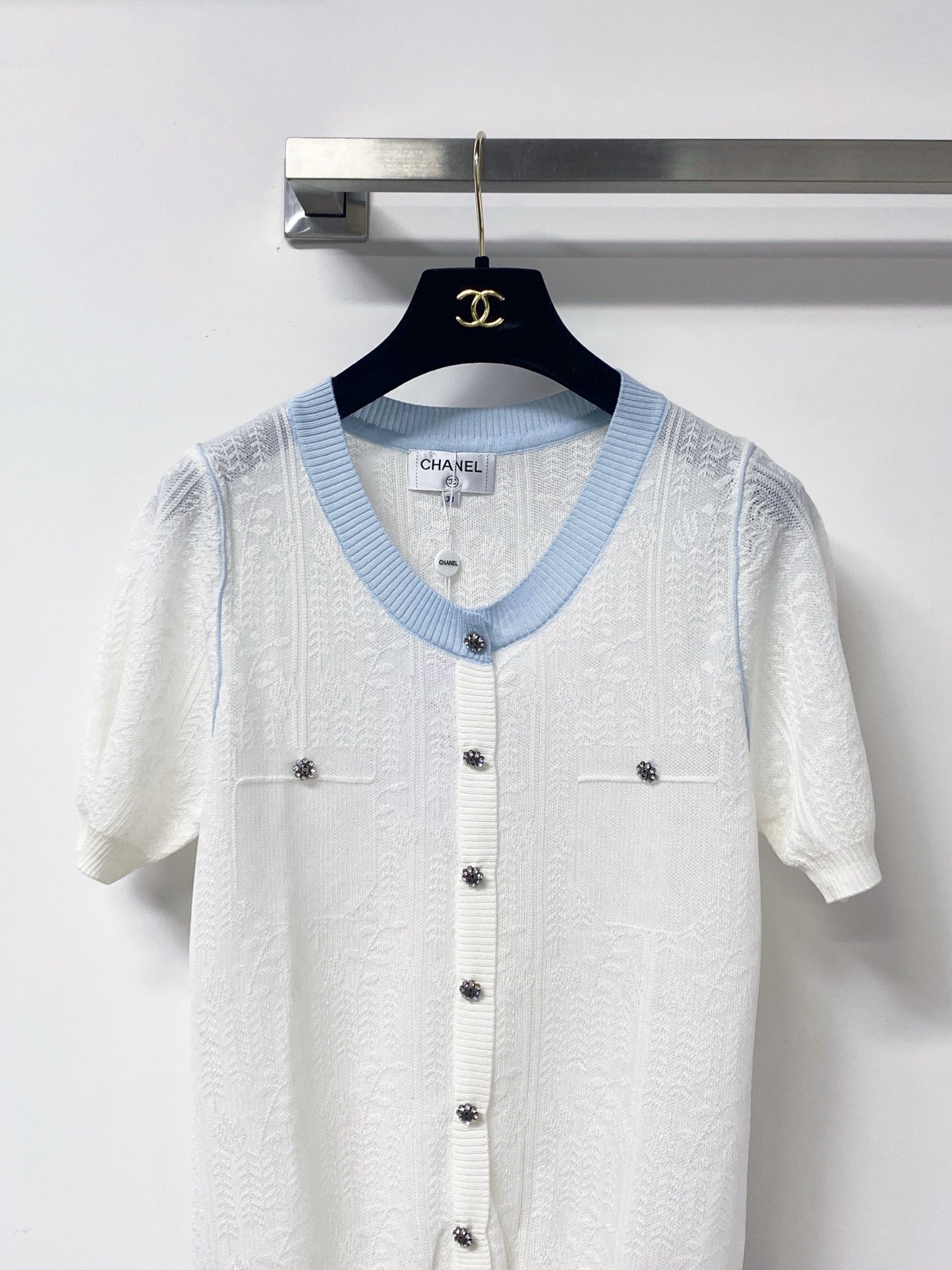 Chanel 2026 Short-sleeved Knitted Cardigan Blue White Wool 728918
