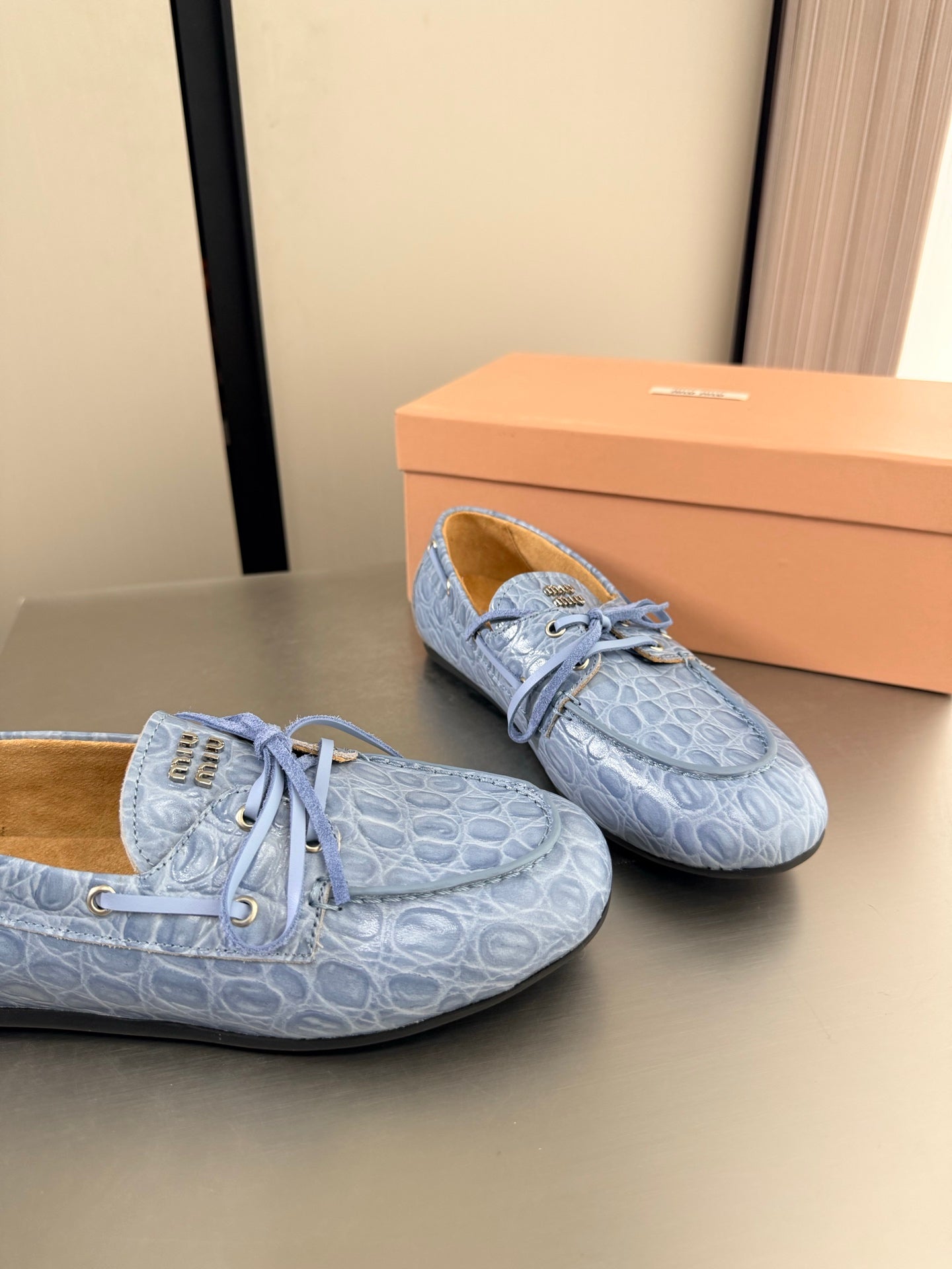 Miumiu 2026 Crocodile Embossed Loafers Cowhide 929698