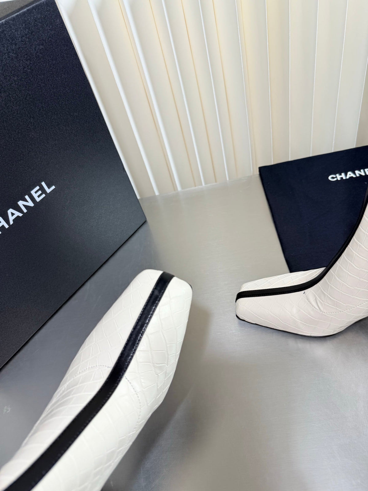 Chanel 2026 Crocodile-Embossed Knee-High Boots 85mm Leather 123408