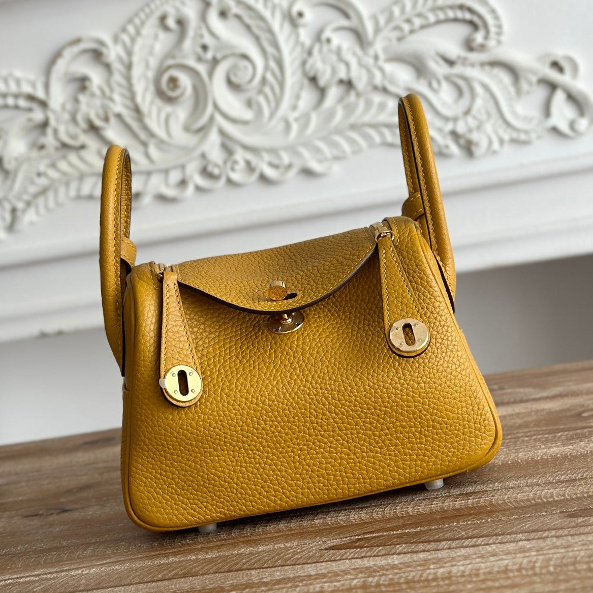 High-end Hermes 2026 Lindy Bag 19cm Togo Leather 4