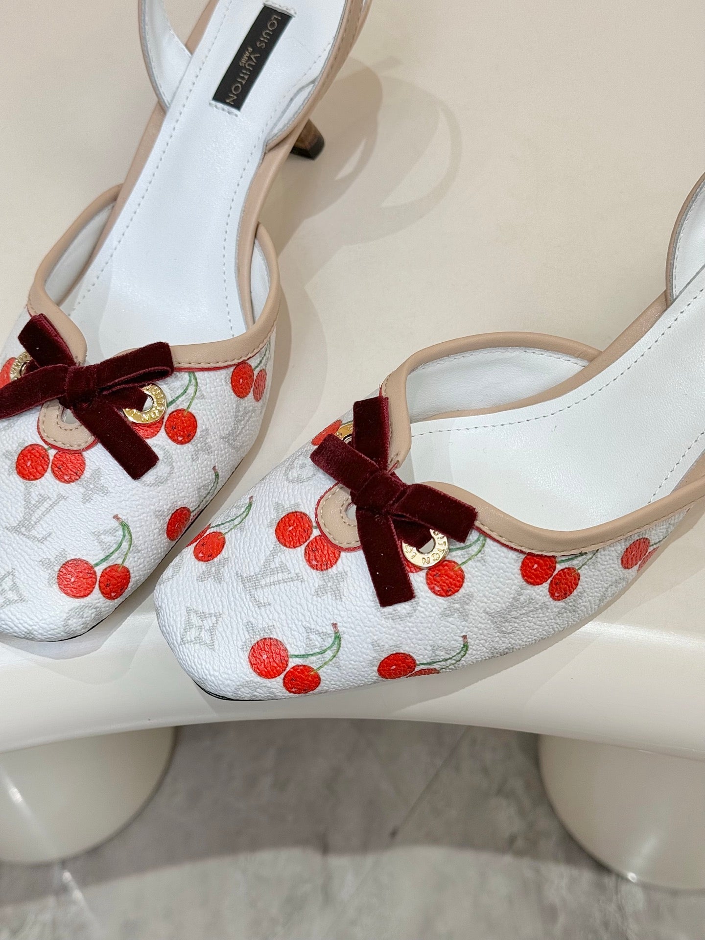 LV 26ss Slingback 60 White Cherry Monogram Cowhide 664893