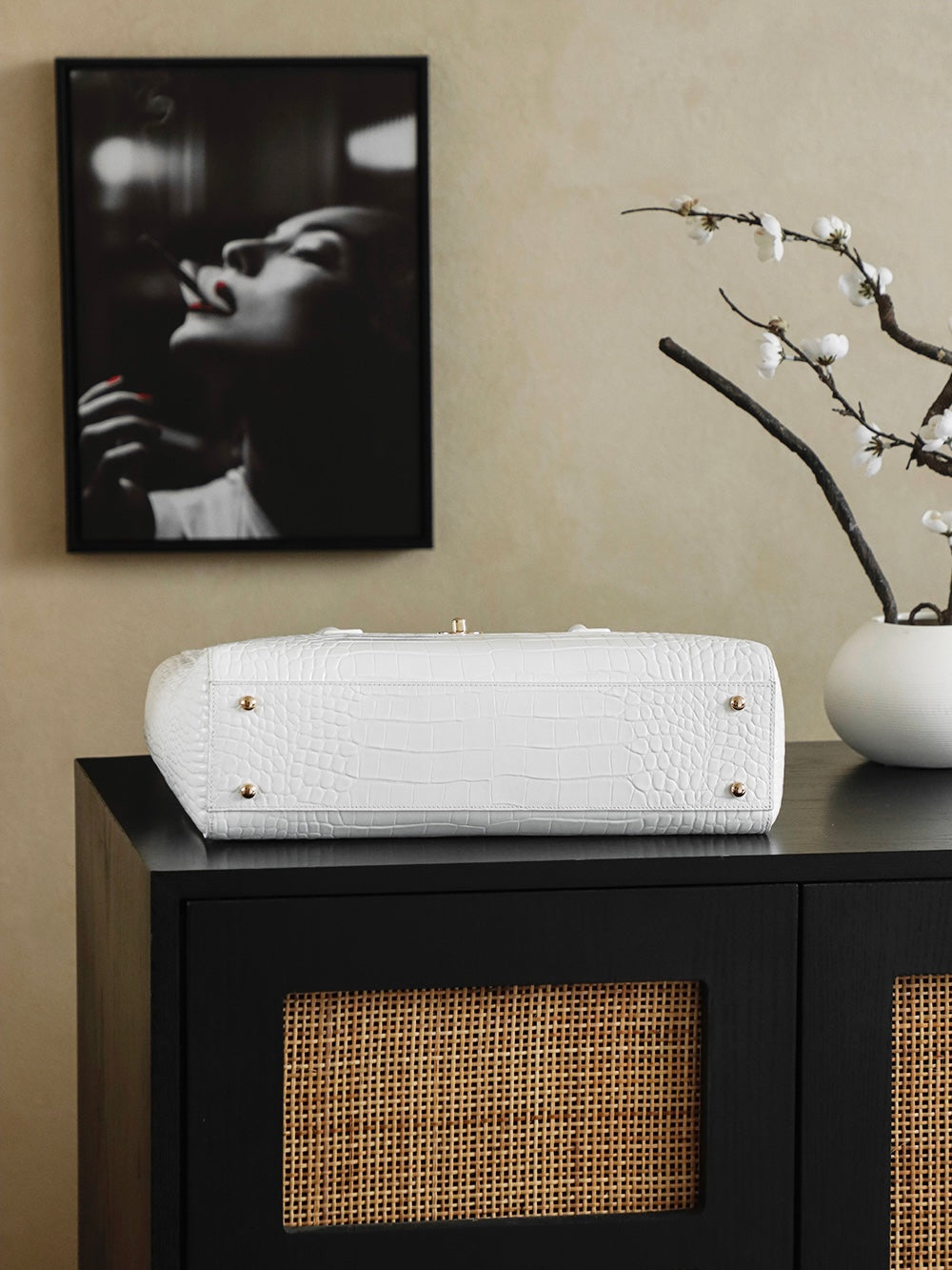 Chanel 25 Crocodile-embossed 40cm Bag White Cowhide 322960