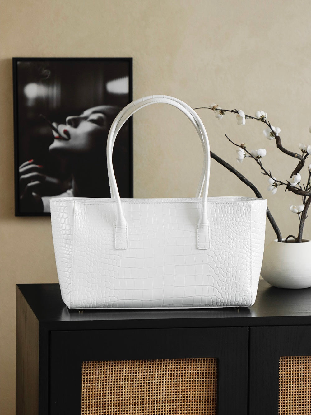 Chanel 25 Crocodile-embossed 40cm Bag White Cowhide 322960