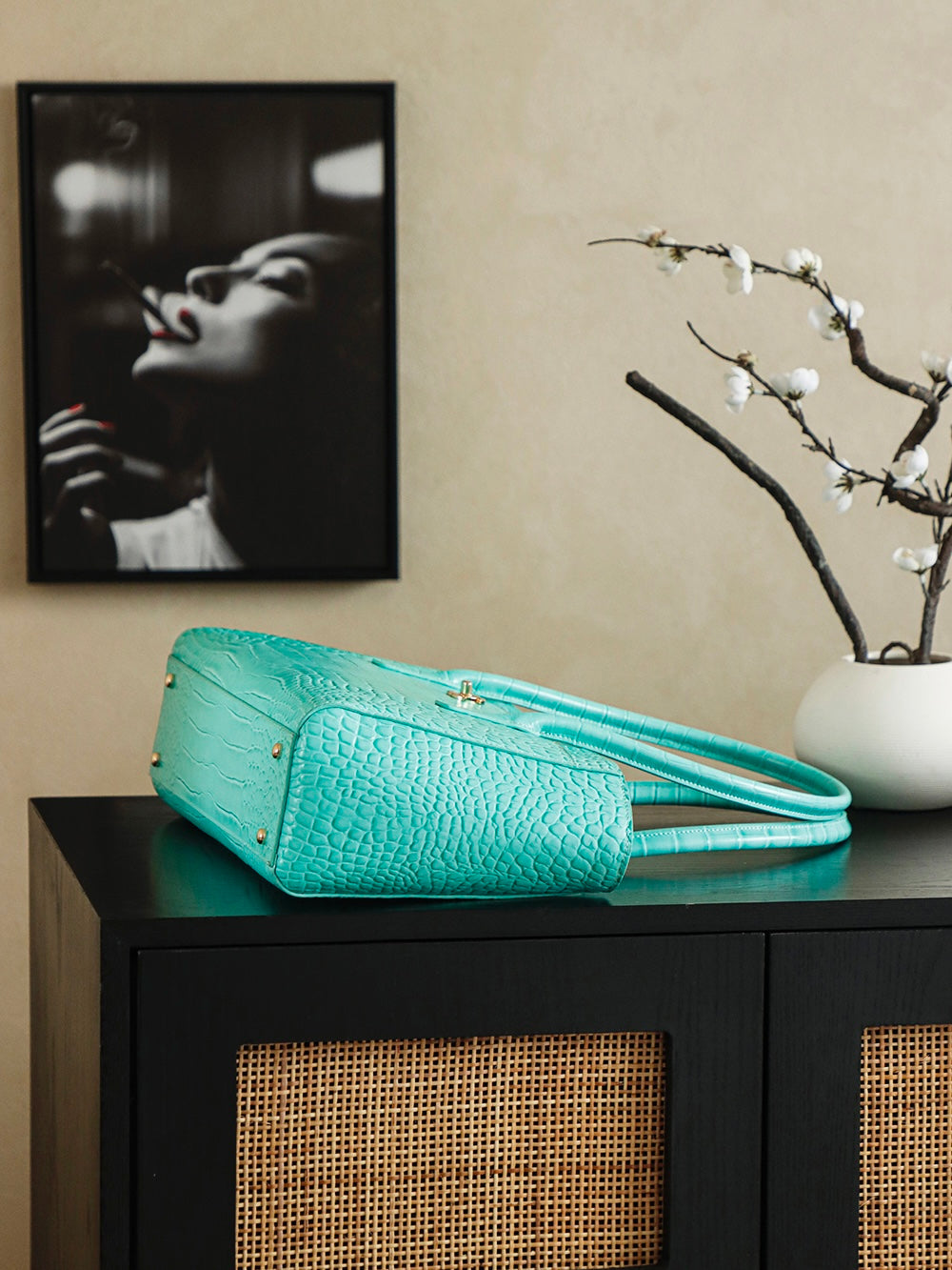 Chanel 25 Crocodile-embossed 40cm Bag Turquoise Cowhide 322961