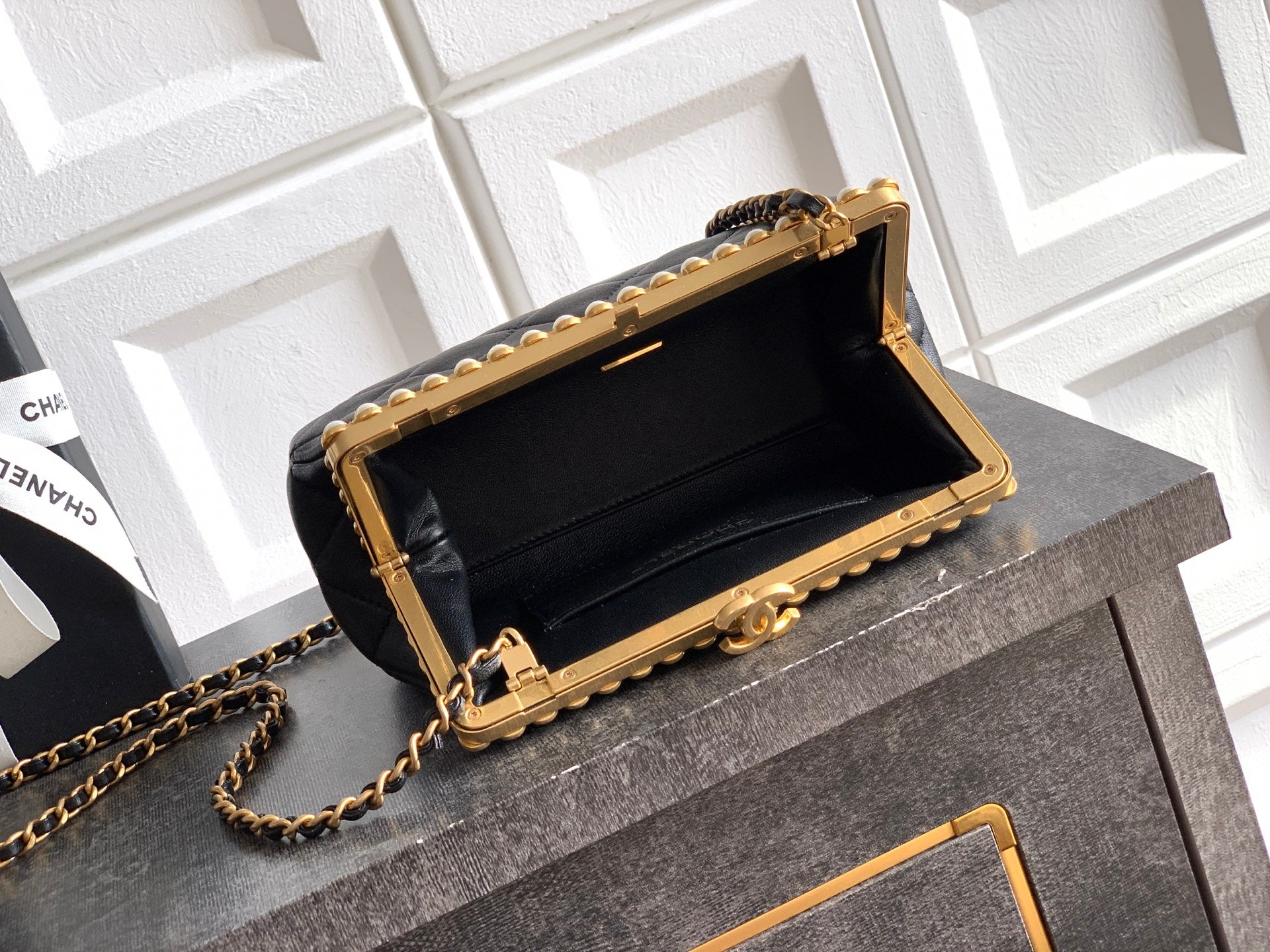 Chanel 2026 Pearl Clutch Black Gold Lambskin 321877