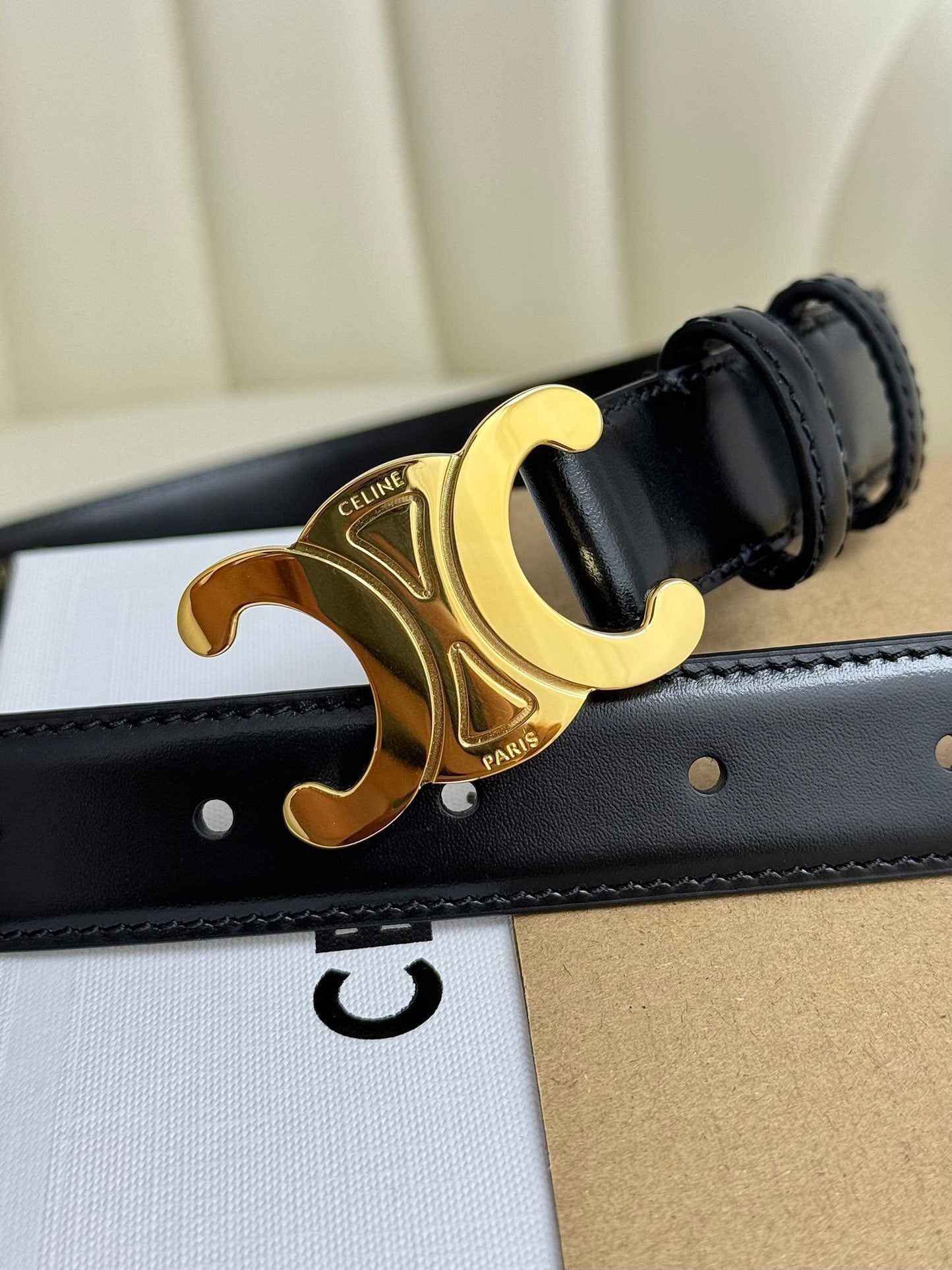 MEDIUM TRIOMPHE BELT 25MM BLACK LEATHER GOLD HARDWARE