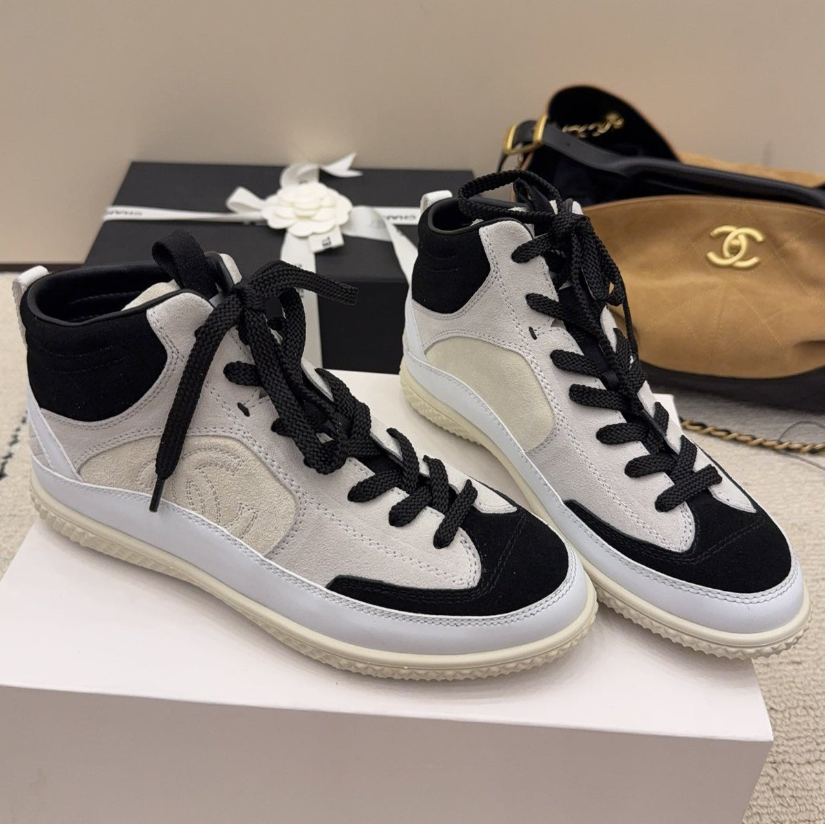 CC 26 High-top Sneaker White mix Black Suede 589099
