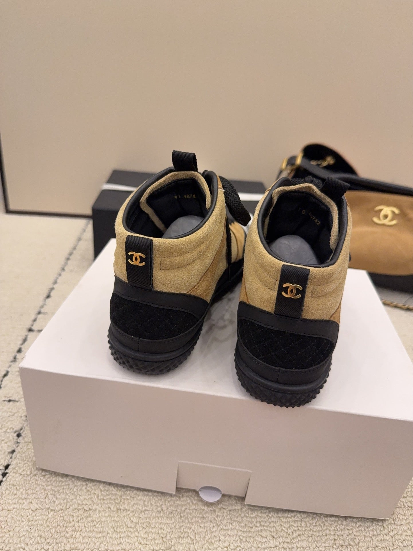 CC 26 High-top Sneaker Beige mix Black Suede 589100