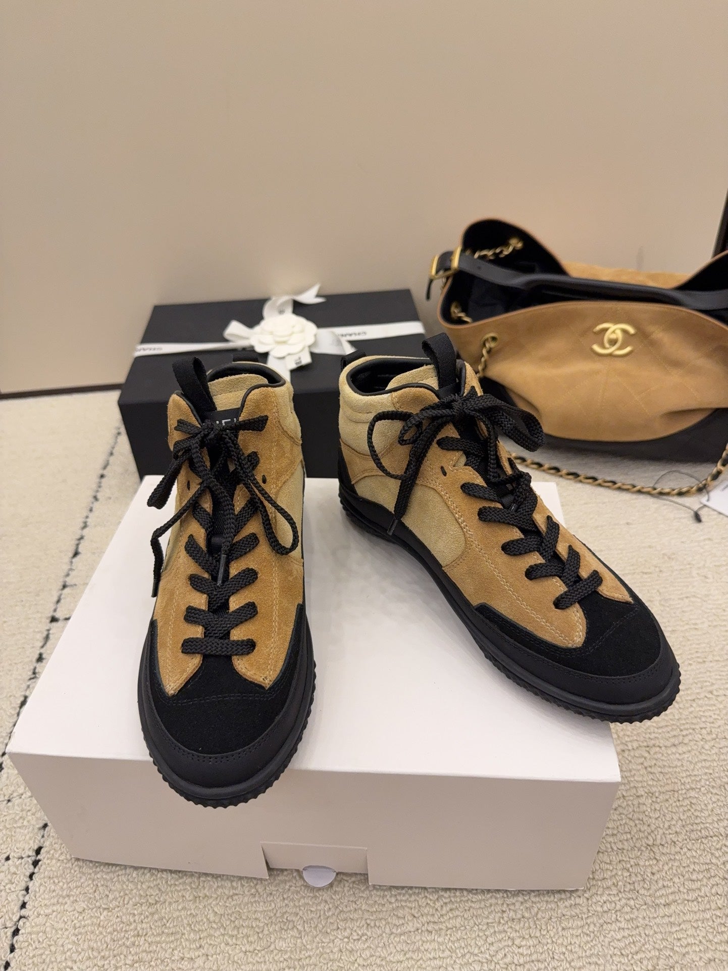 CC 26 High-top Sneaker Beige mix Black Suede 589100