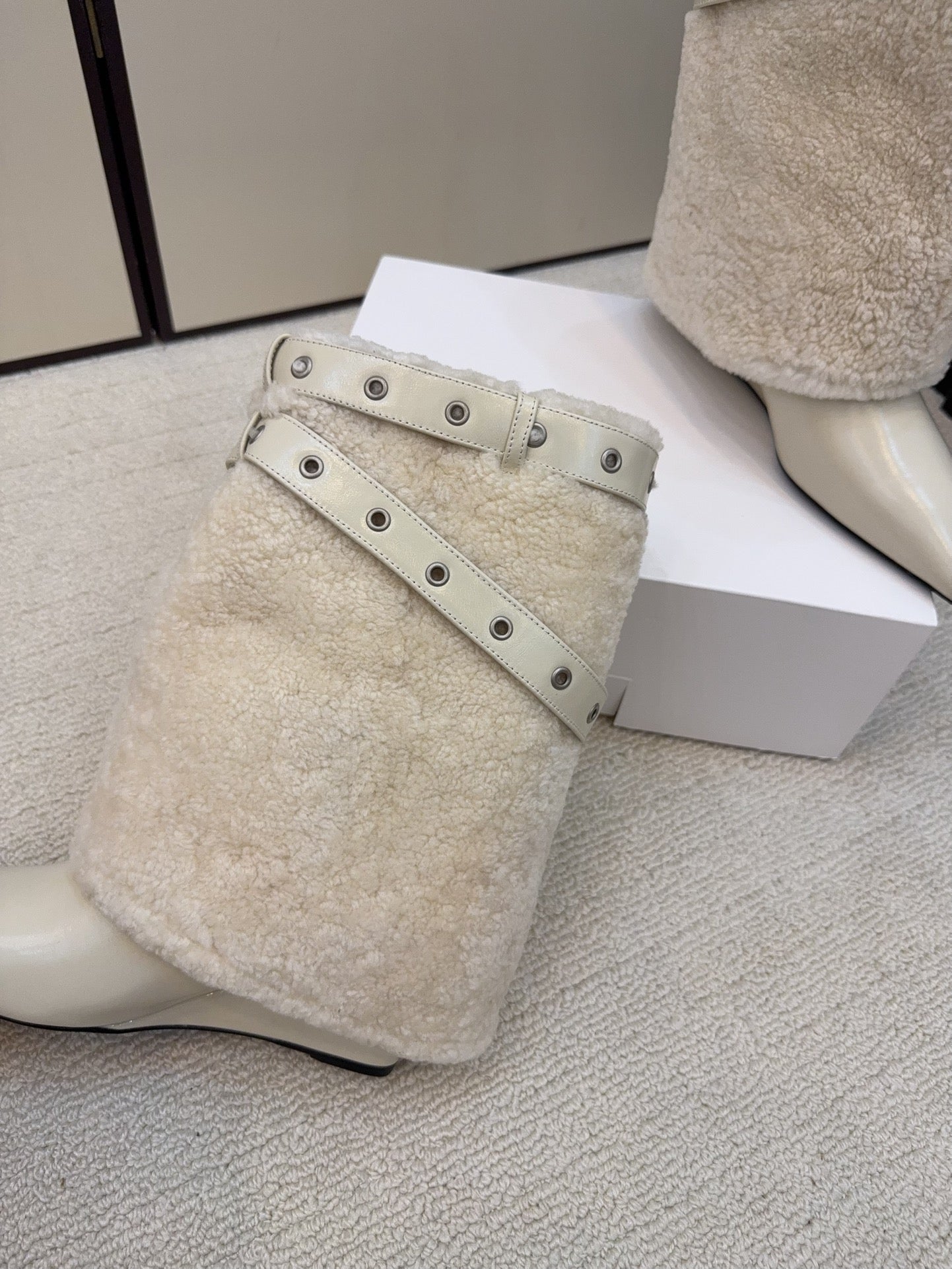 CC 26 Ankle Boot With Buckle Off-white Cowhide Wool 589110