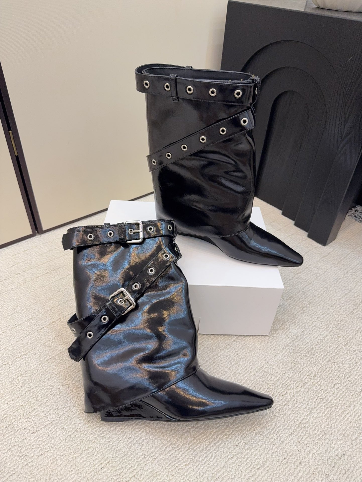 CC 26 Ankle Boot With Buckle Black Cowhide 589113