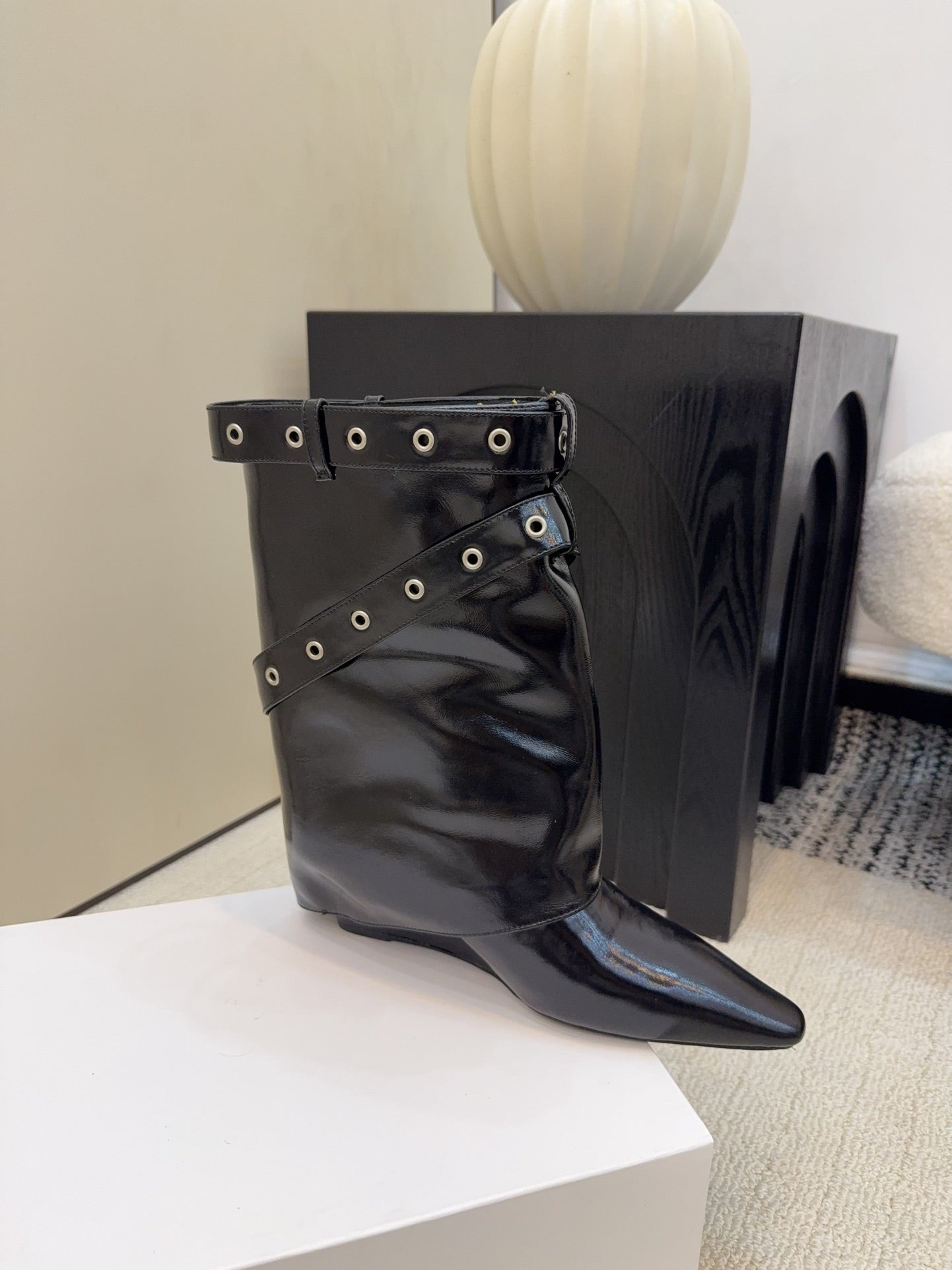 CC 26 Ankle Boot With Buckle Black Cowhide 589113