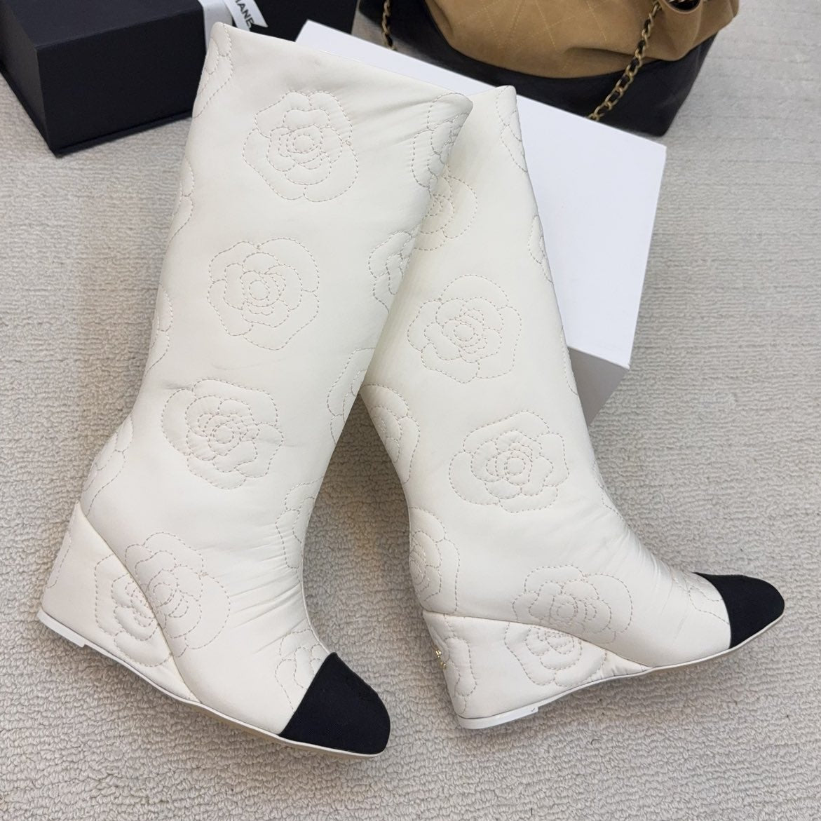 CC 26 Wedge Boot With Quilted Camellia Pattern White Black Fabric 588891