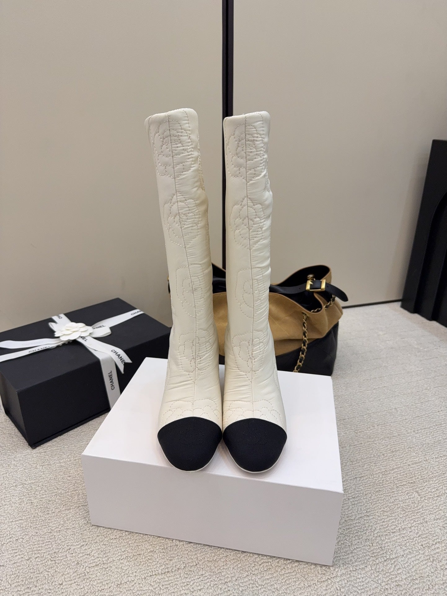 CC 26 Wedge Boot With Quilted Camellia Pattern White Black Fabric 588891