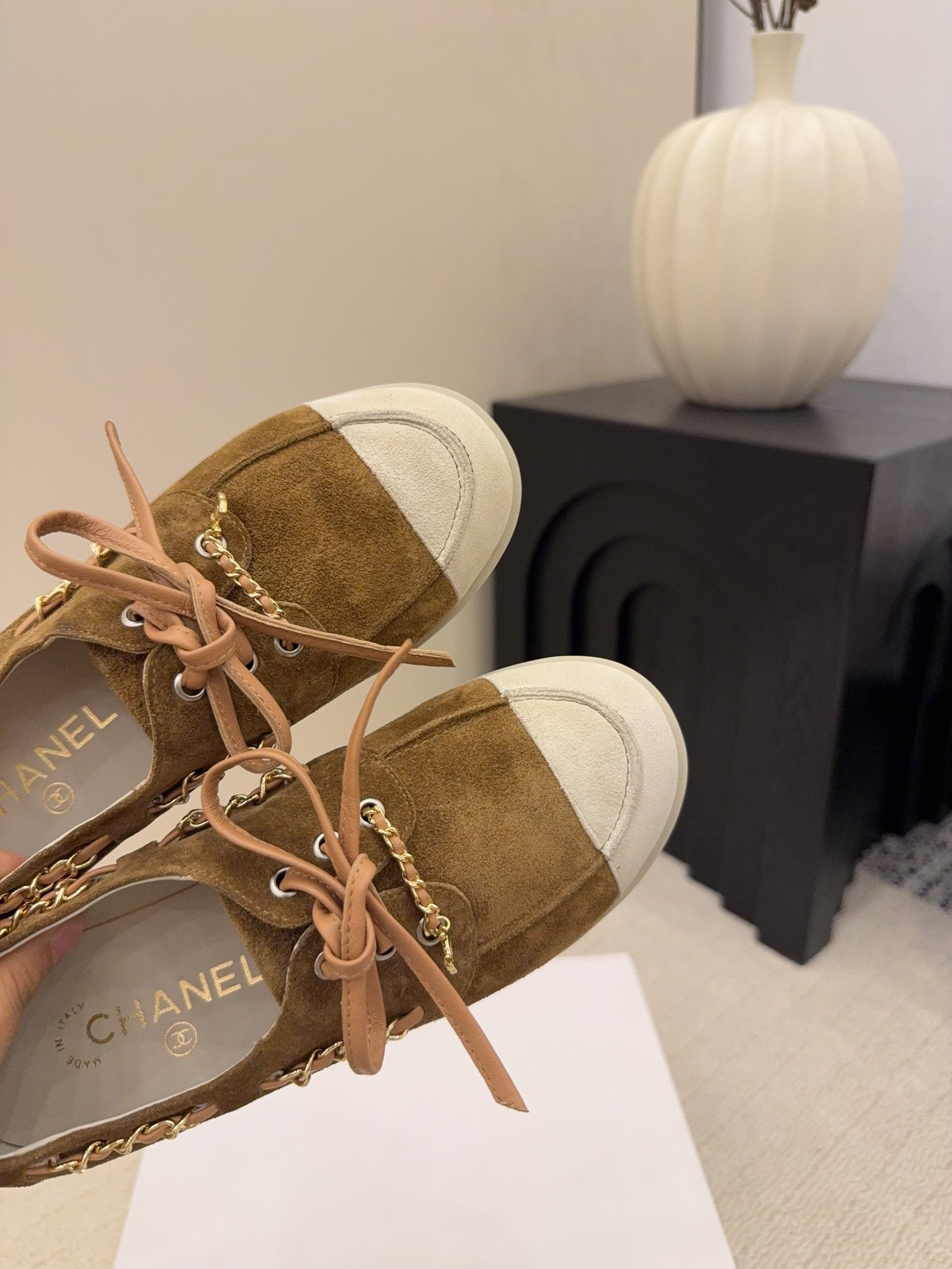 CC 26 Mocassin Loafer Brown Suede 588896