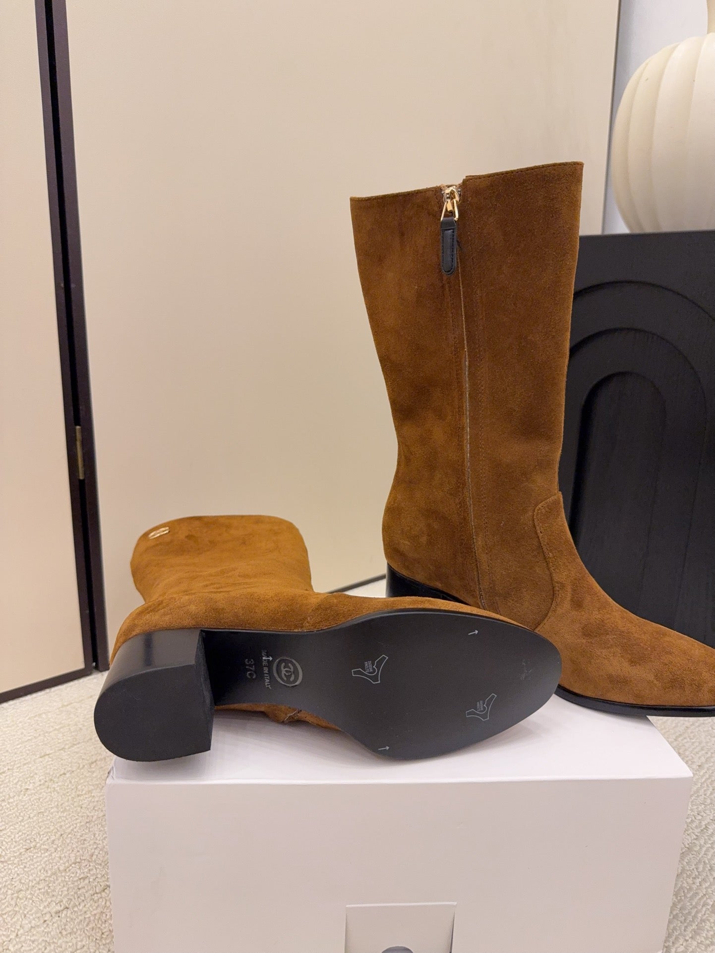 CC 26 Boot Camel Suede 588926