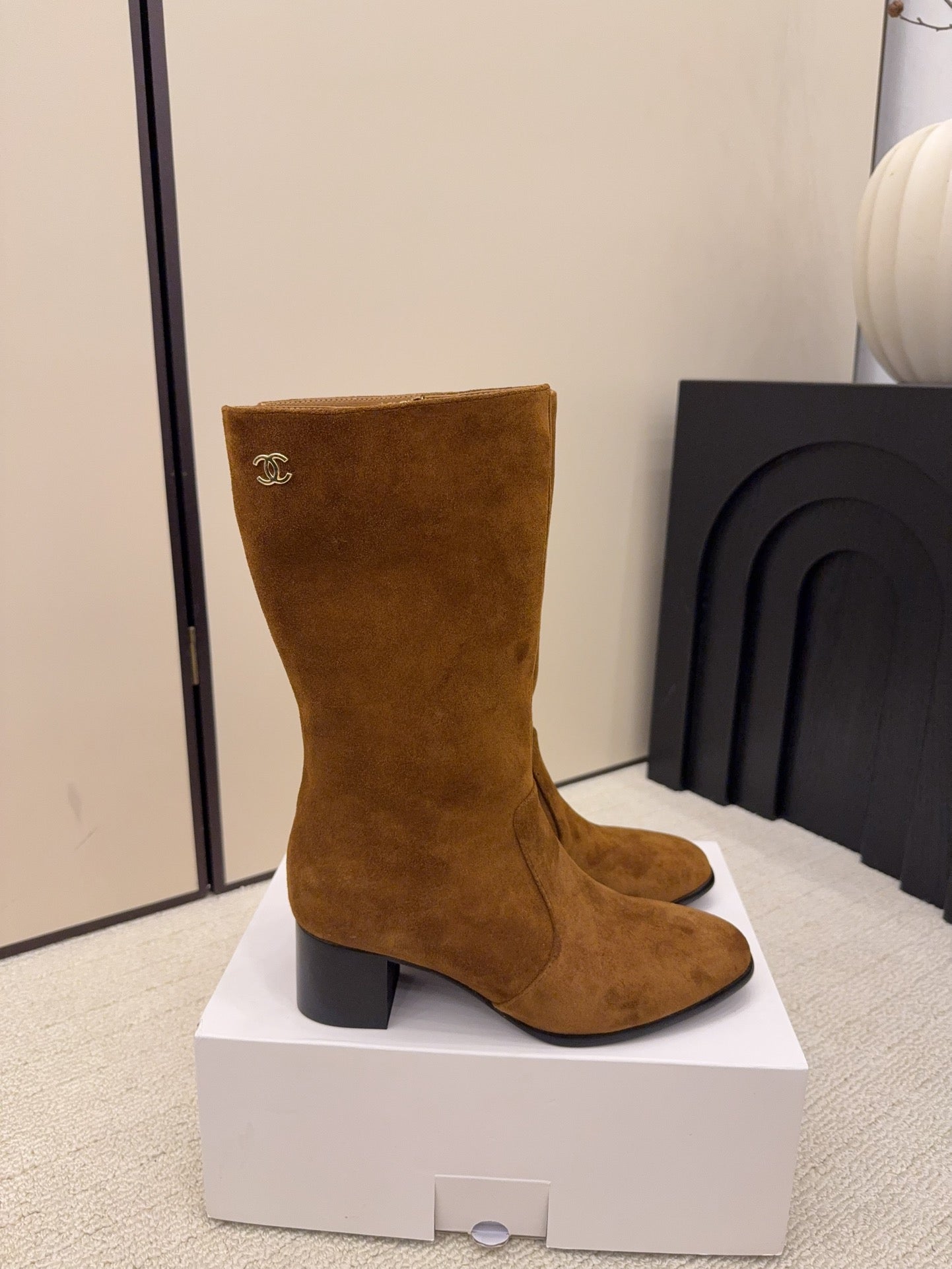 CC 26 Boot Camel Suede 588926